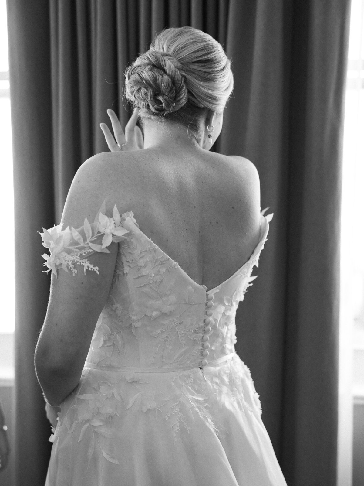 Washington DC Wedding Photographer Costola Photography - National Portrait Gallery and Gonzaga Wedding _ Ian & Nora _ Bride Getting Ready-48