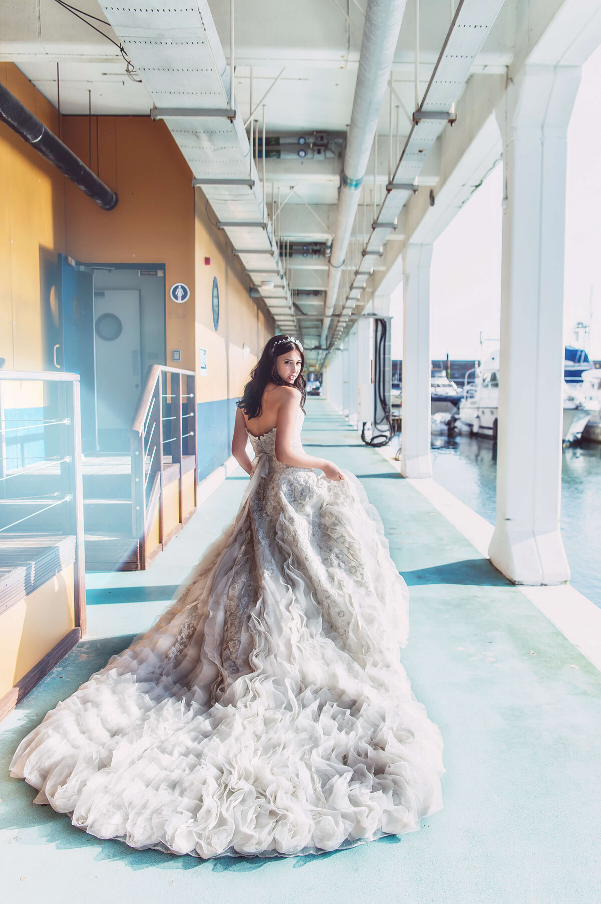 luxury-wedding-bride-brighton-harbour