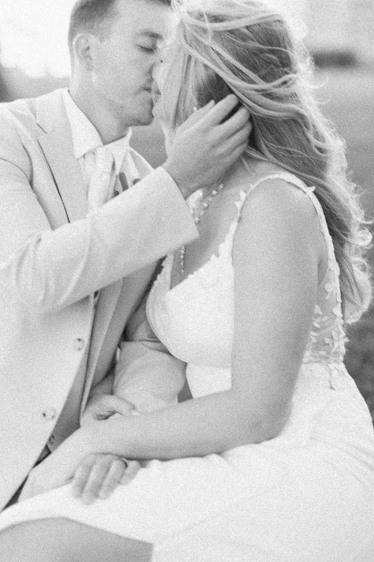 0410_Amy_Kyle_Galligan.Wedding.Proof.25-3