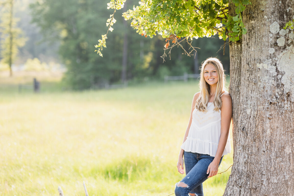 senior-portraits-farm-field-atlanta-photographer