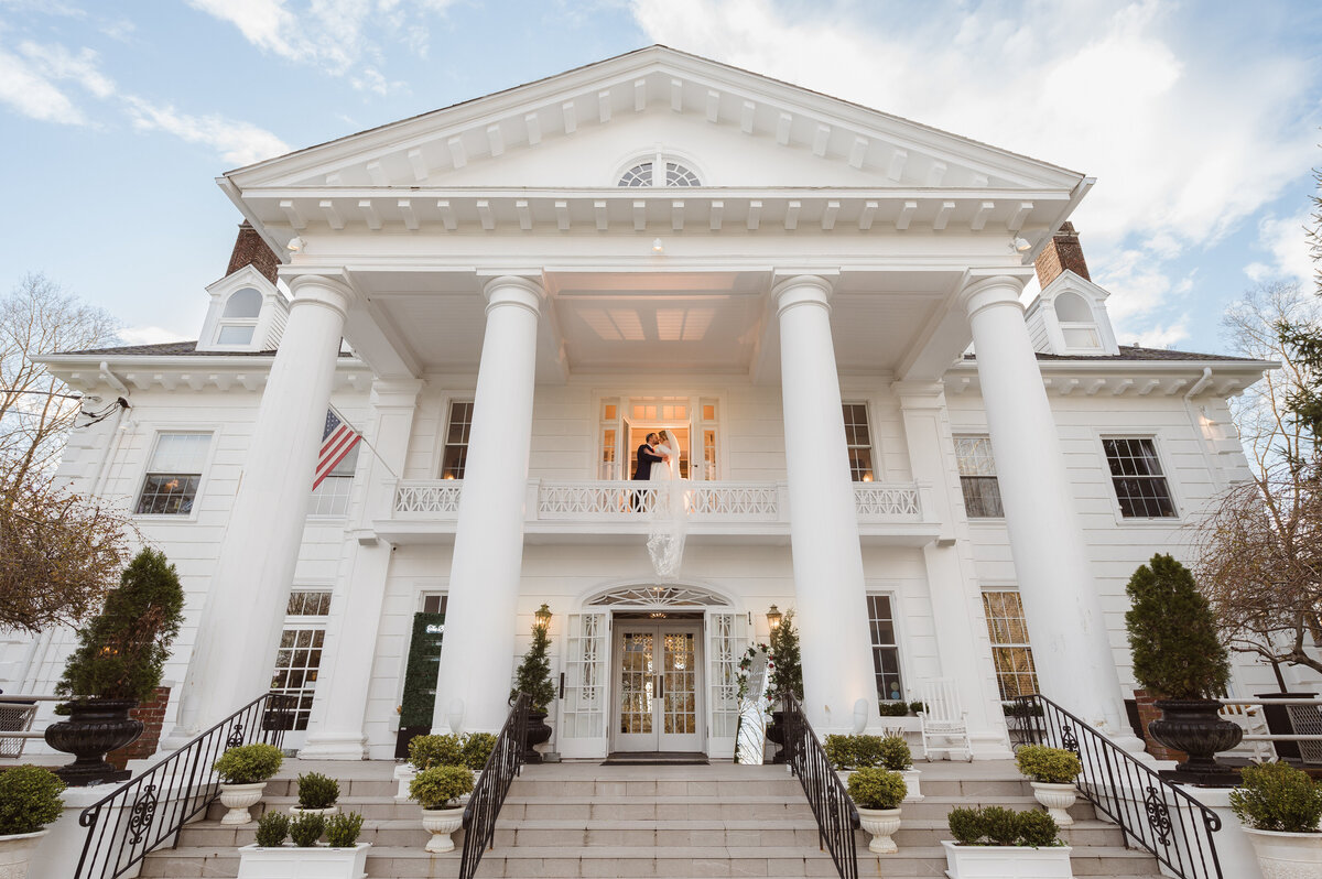 the-briarcliff-manor-ny-wedding-photos-by-nj-photographer-suess-moments-145