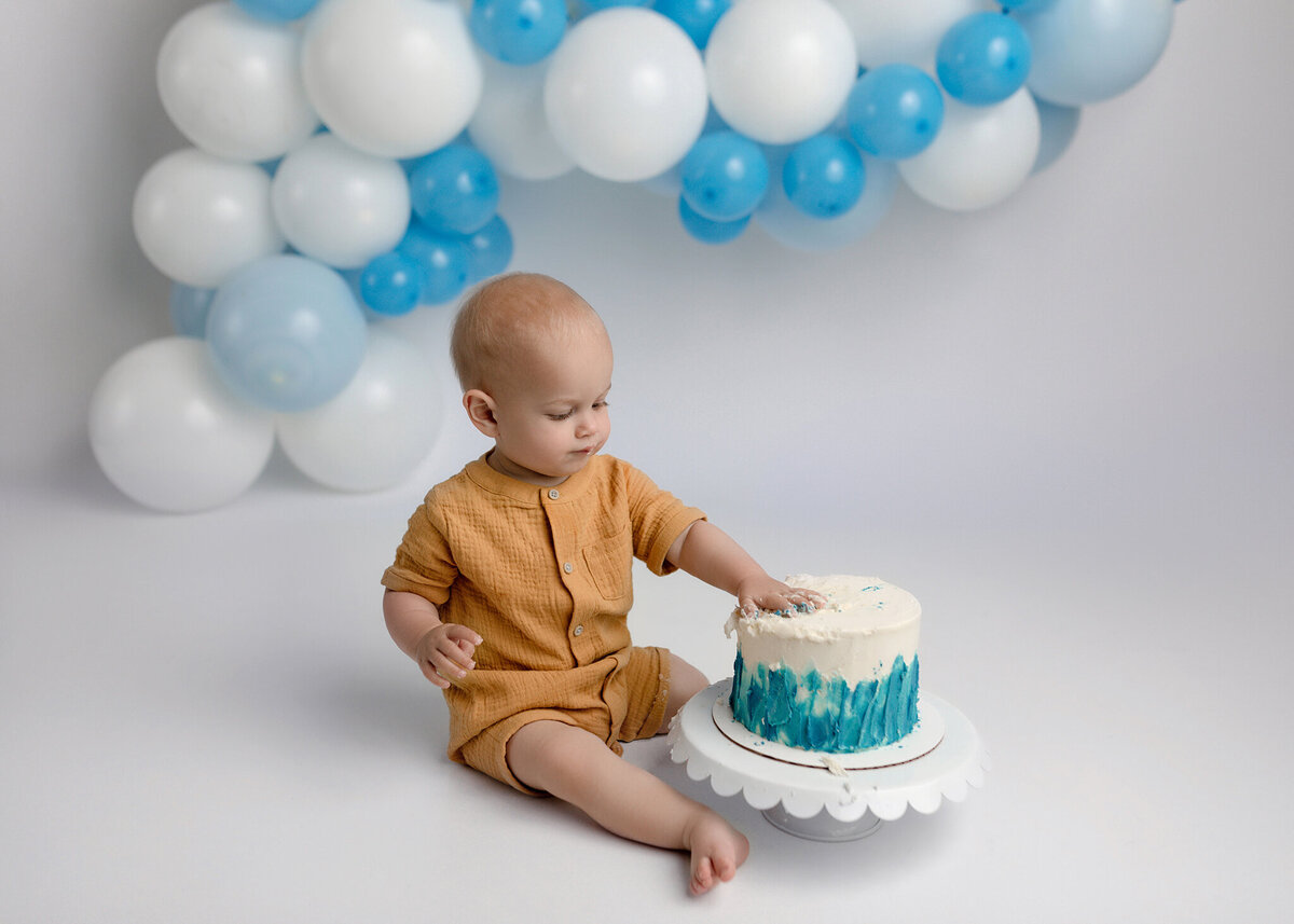 Best Edmonton Cake Smash ans Baby Photography_Kelsie Kelly Photographer 2024 (1)