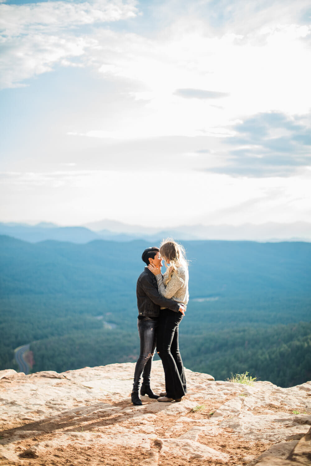 Romantic and Intimate Mountainside Engagement Photo Session in Payson Arizona-8410