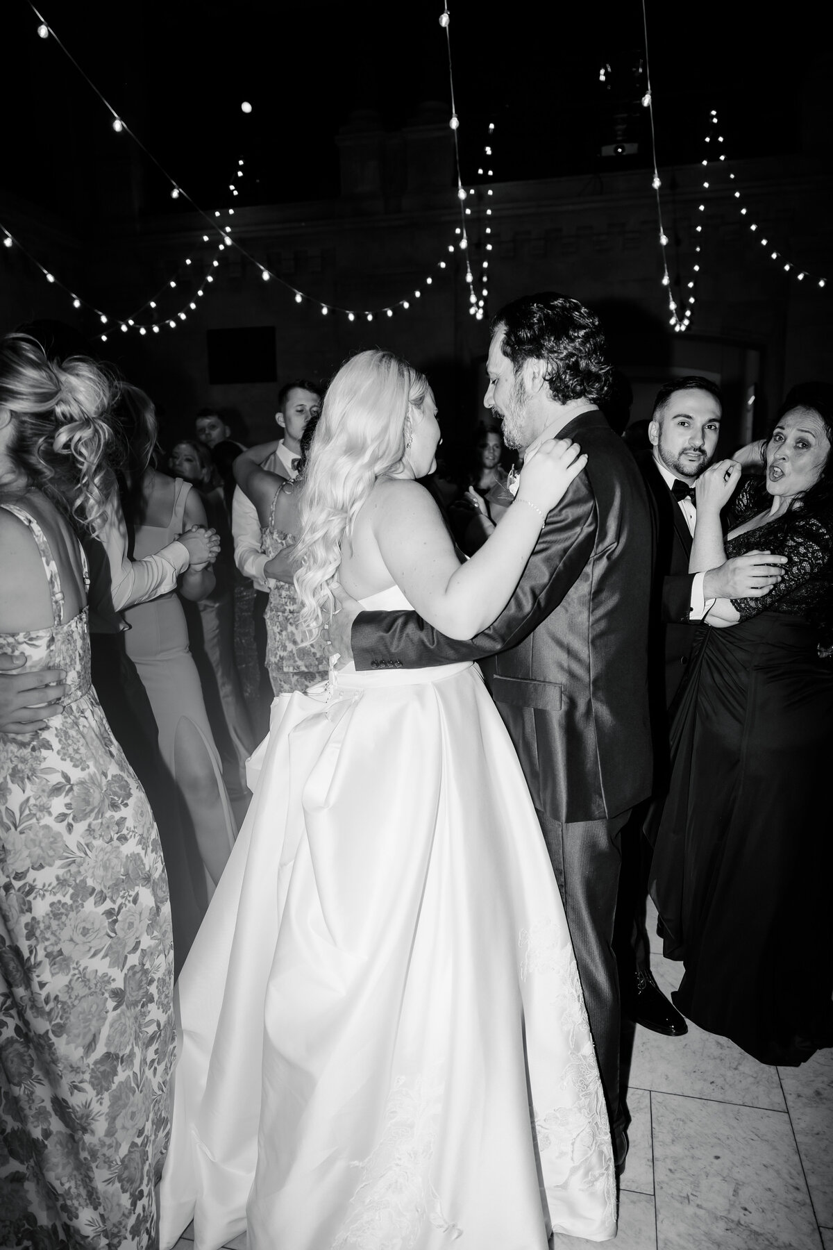 kasia-sickau-photography-cincinnati-ohio-wedding-photographer-caitlyn-mohammed-cincinnati-art-museum-wedding2