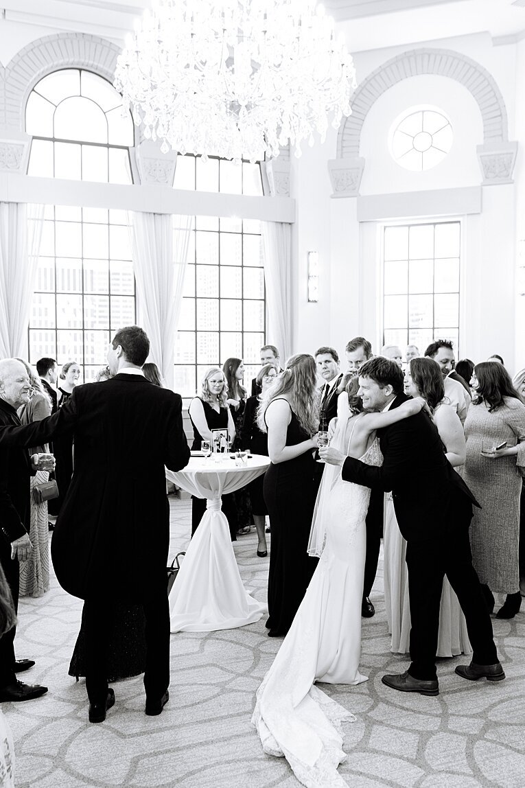 Warwick-hotel-Allerton-Chicago-wedding-photographer_0025