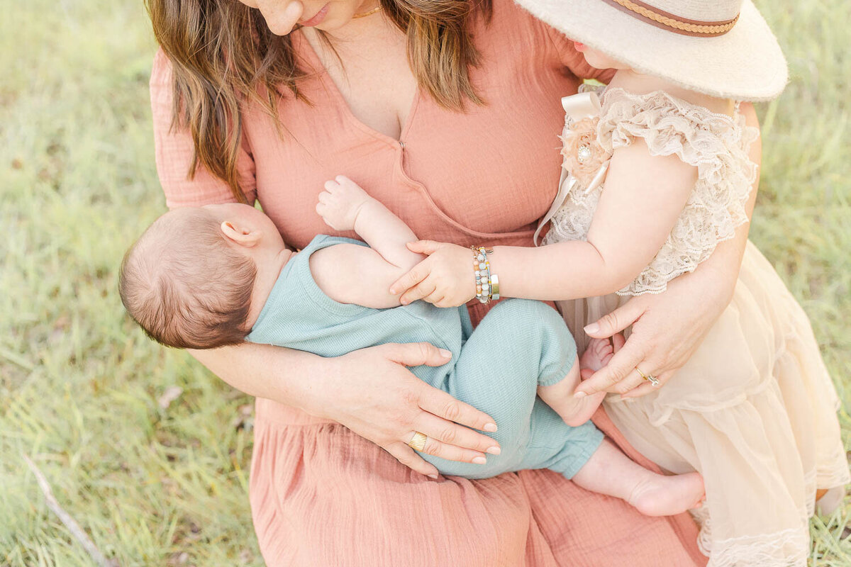 mom with kids during spring mini session in Herndon, VA