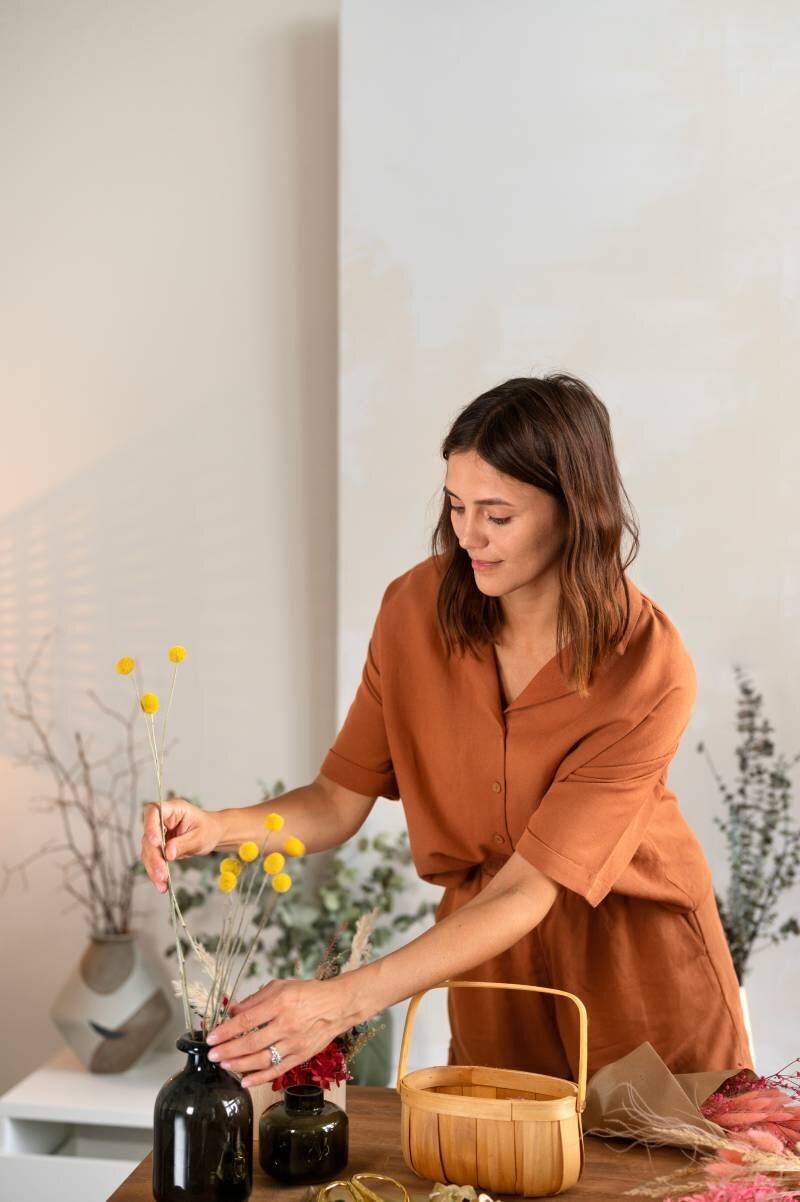 woman-working-with-dried-flowers-medium-shot