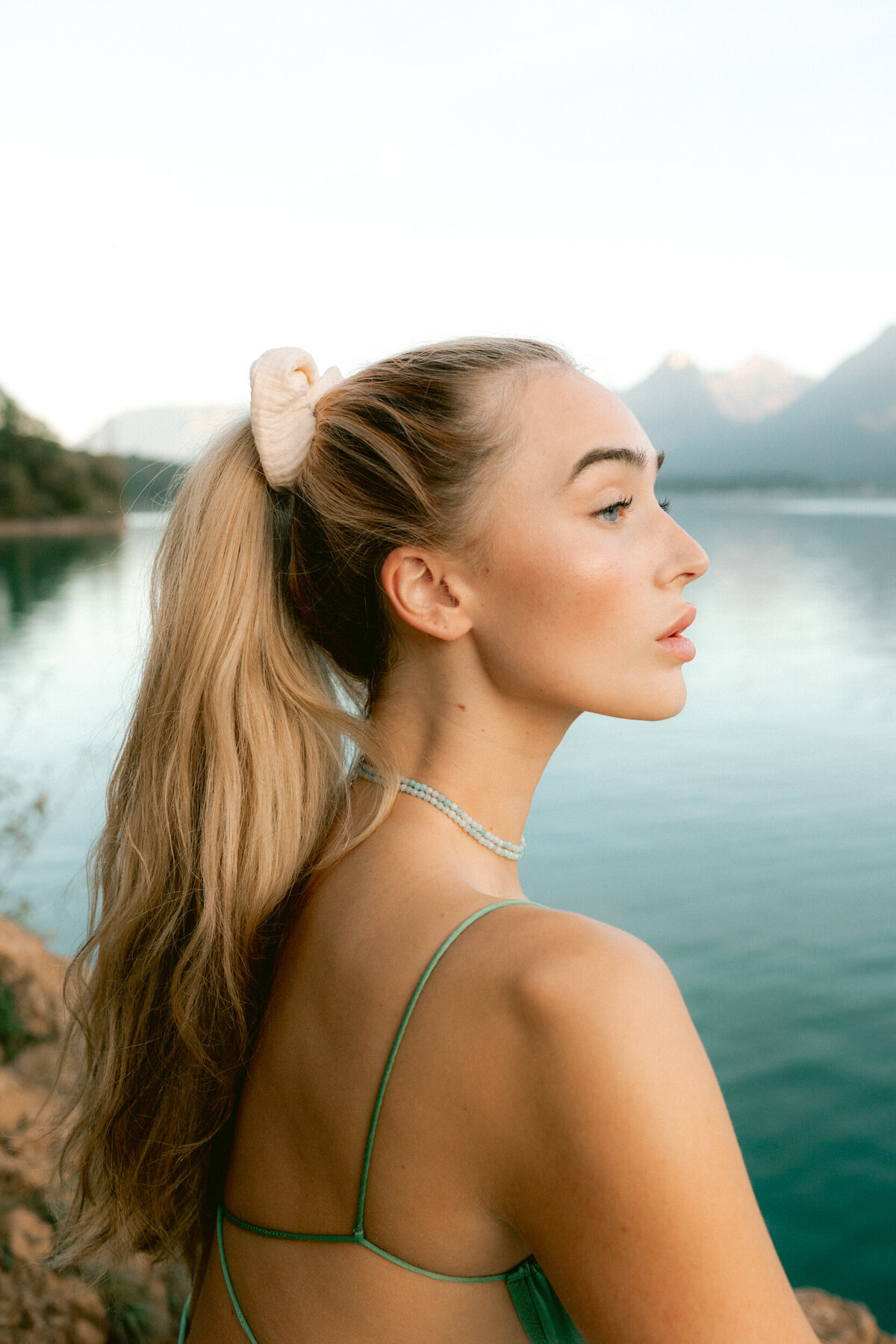 Modernes Branding-Bild für ein Startup in Salzburg – perfekt für junge Gründerinnen zwischen 25 und 40 Jahren.