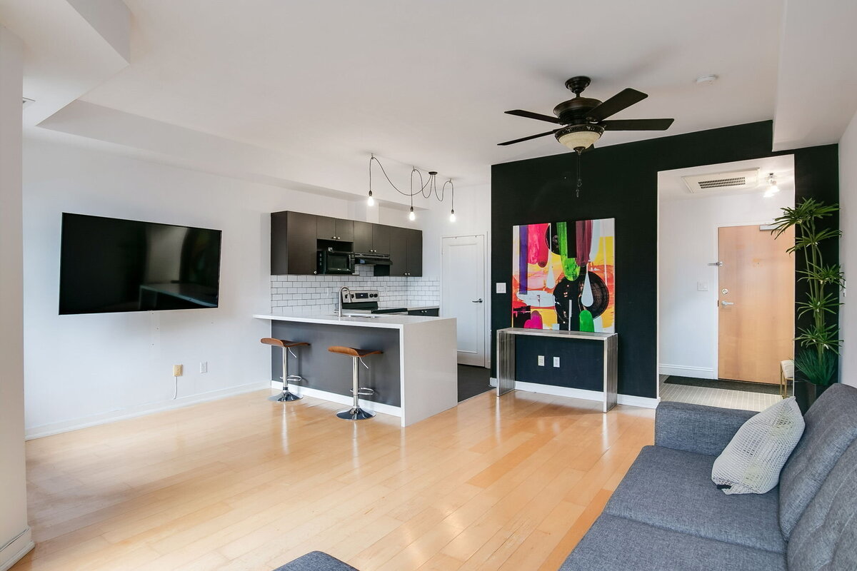 14-web-or-mls-8_004_Living Room