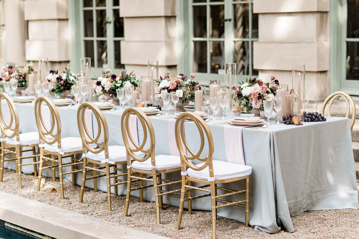 Capturing the artistry of your love, our luxury weddings in DC weave together authentic emotions and elegant compositions. Each photograph is a masterpiece, reflecting your unique story amidst the grandeur of The Larz Anderson House.