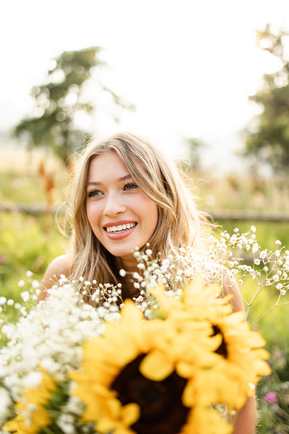 Senior-Photos-Colorado-Sunflowers
