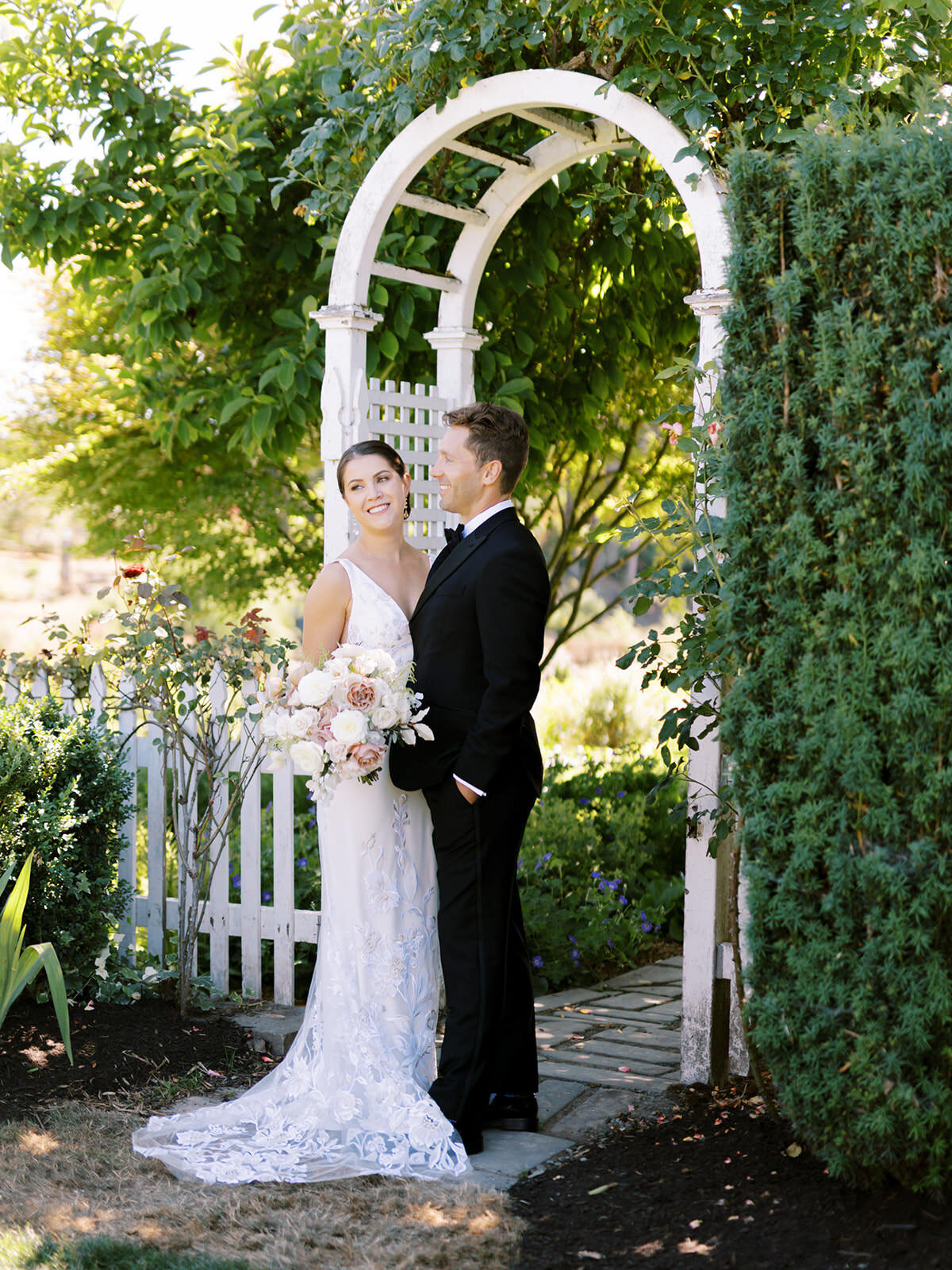Carlos-Hernandez-Photography-Megan-Trevor-Wedding-Portland-Oregon-086