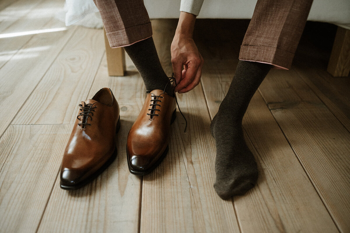 Herentals, salon weddings, moody, authentiek, alternatief trouwen,bruid, 2026, elopent, intiem, spontaan, tijdloos, trouwfotograaf, antwerpen - klaarmaken & first look-92