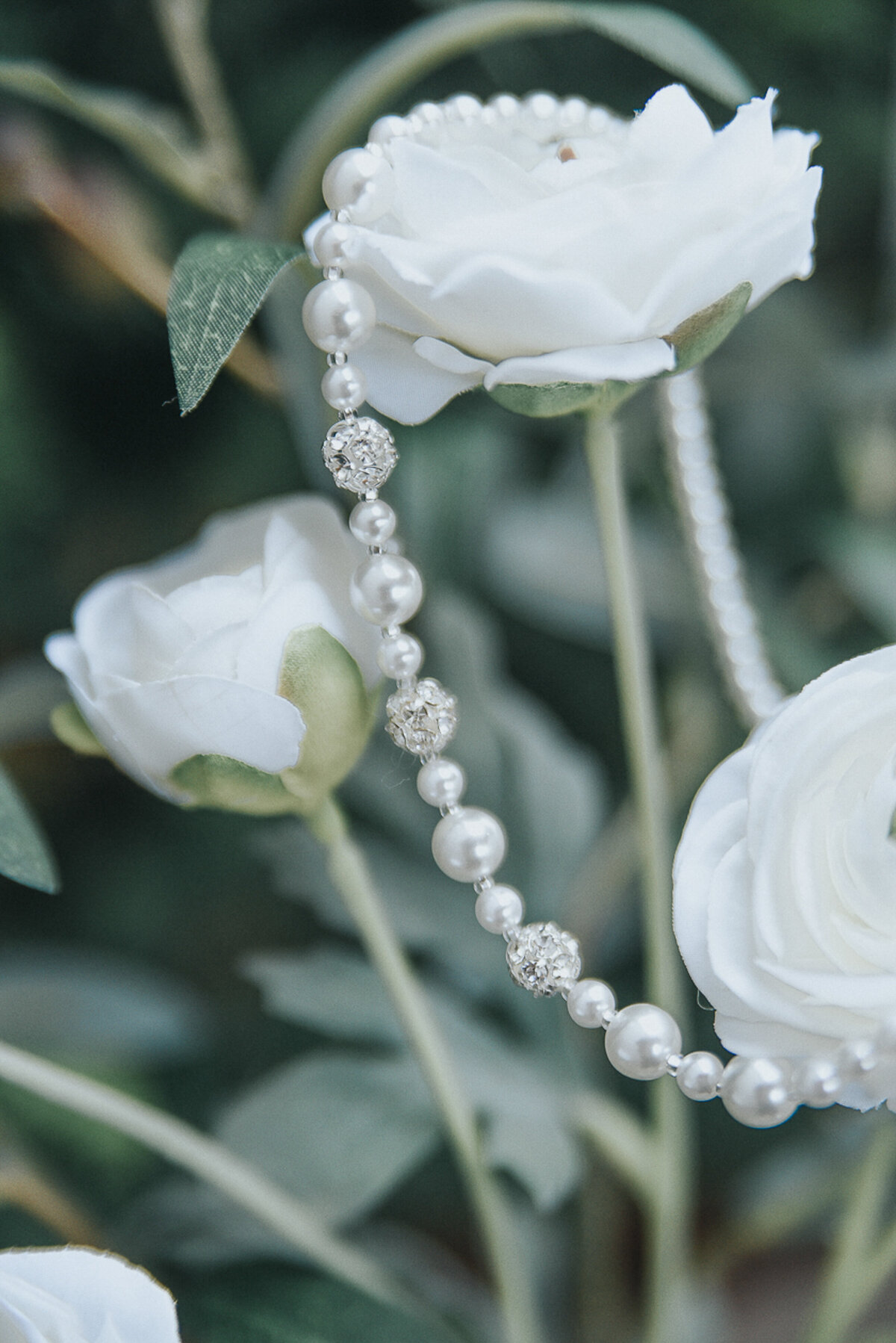 wedding getting ready | Iowa wedding photographer | Iowa Photographer | Playlife | Cedar Rapids | Iowa City | Kalona | Alaynna Ann Schwartz-5