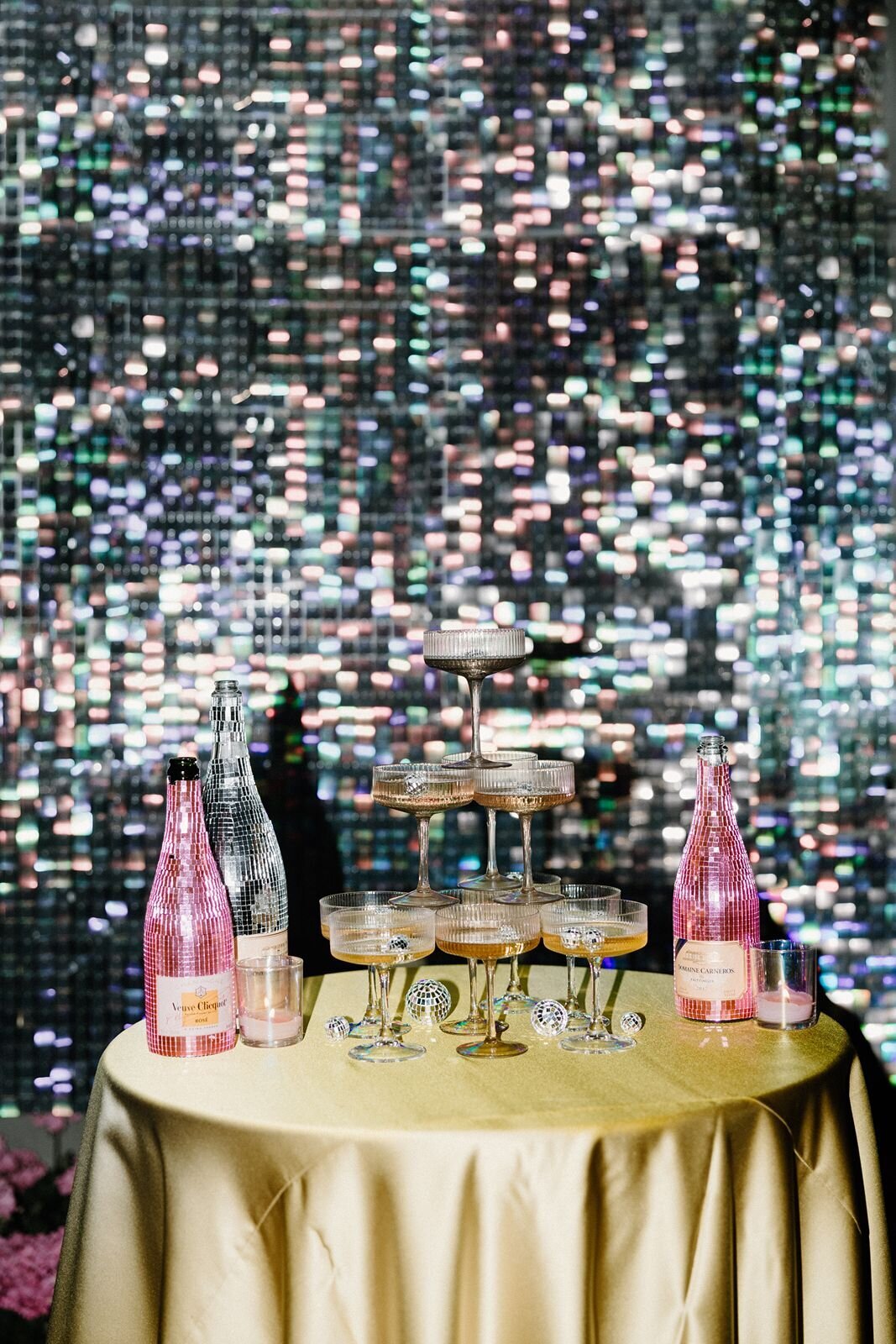 disco-champagne-tower
