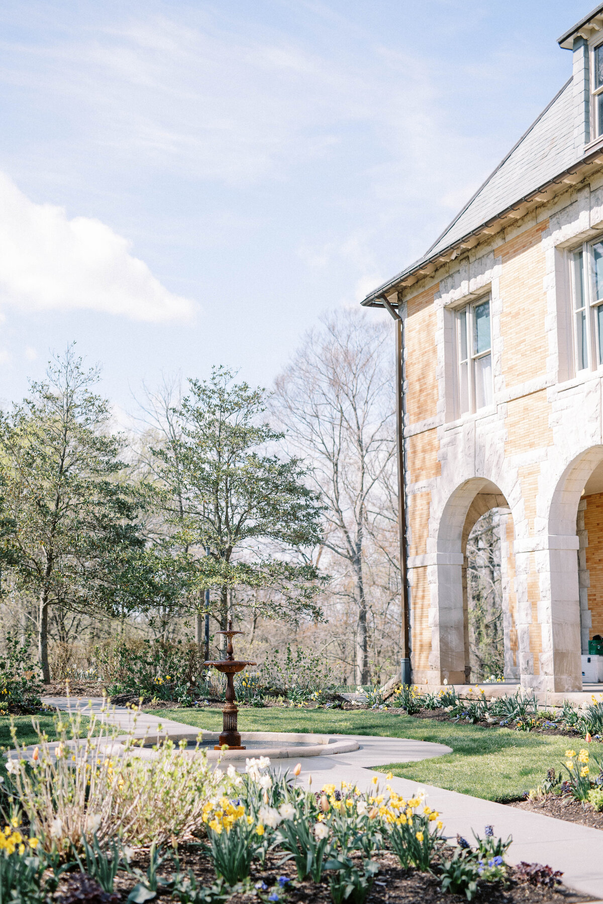 cairnwood-estate-spring-wedding-philadelphia-photographer-Tented-reception-Decor_060