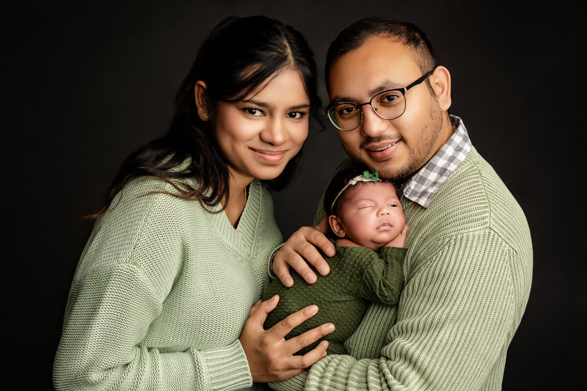 NW Arkansas family photographer, family portraits near me, best portrait studio near me
