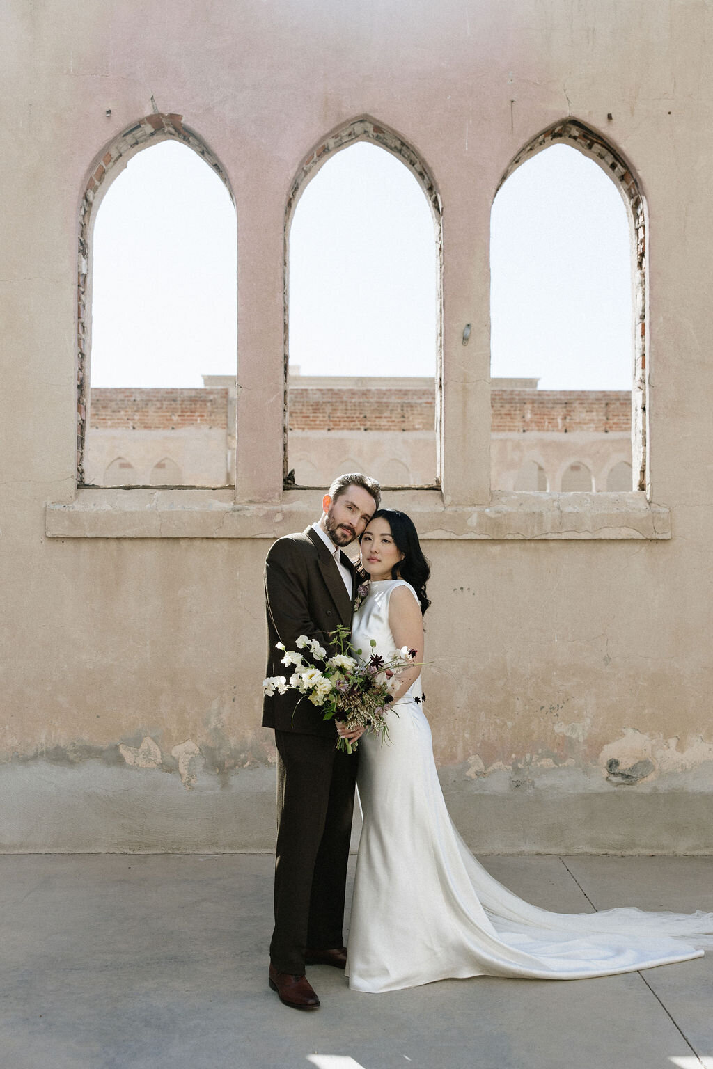 monroe-street-abbey-wedding-couple-portrait-phoenix