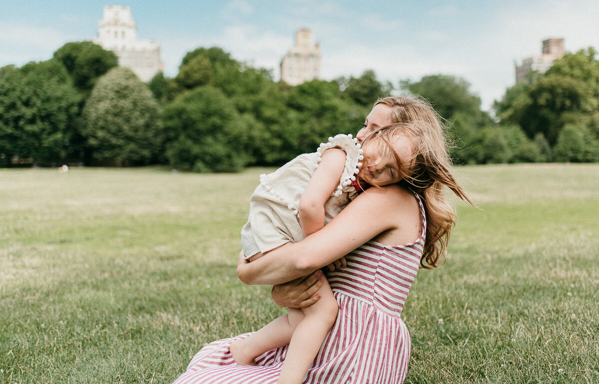 San Diego Family Photographer-windswept hugs151