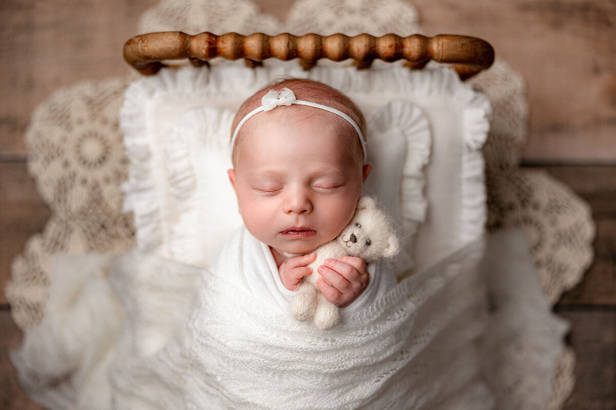 arielle_elizabeth_photography_newborn photographer, family photographer, baby photographer, milestones photographer, studio, near traverse city, near charlevoix, near petoskey, near gaylord, near harbor springs, michigan photographer_01000