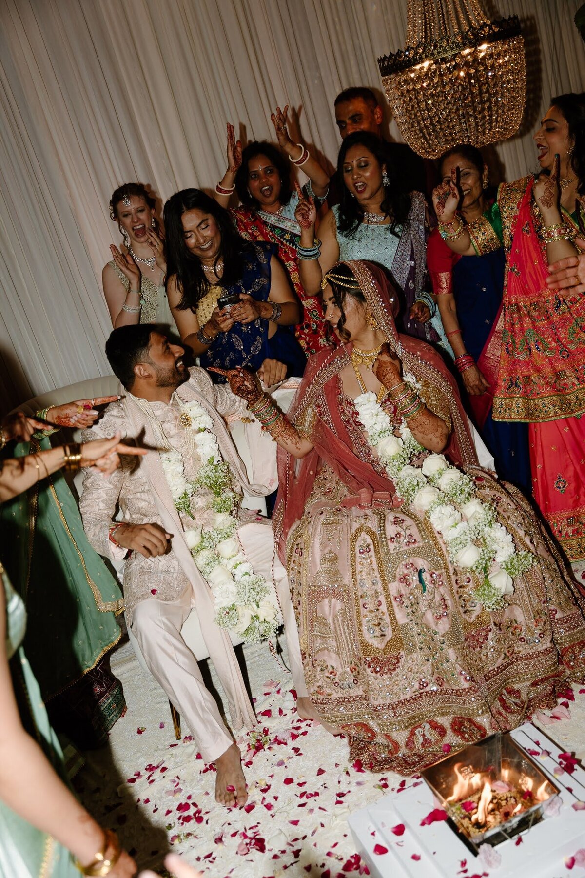 Nichole-Babiez-Photography-wedding-photographer-indian-wedding-photographer-mendhi-sangeet-baraat-luxury-chicago-illinois-marriott-schaumburg-92