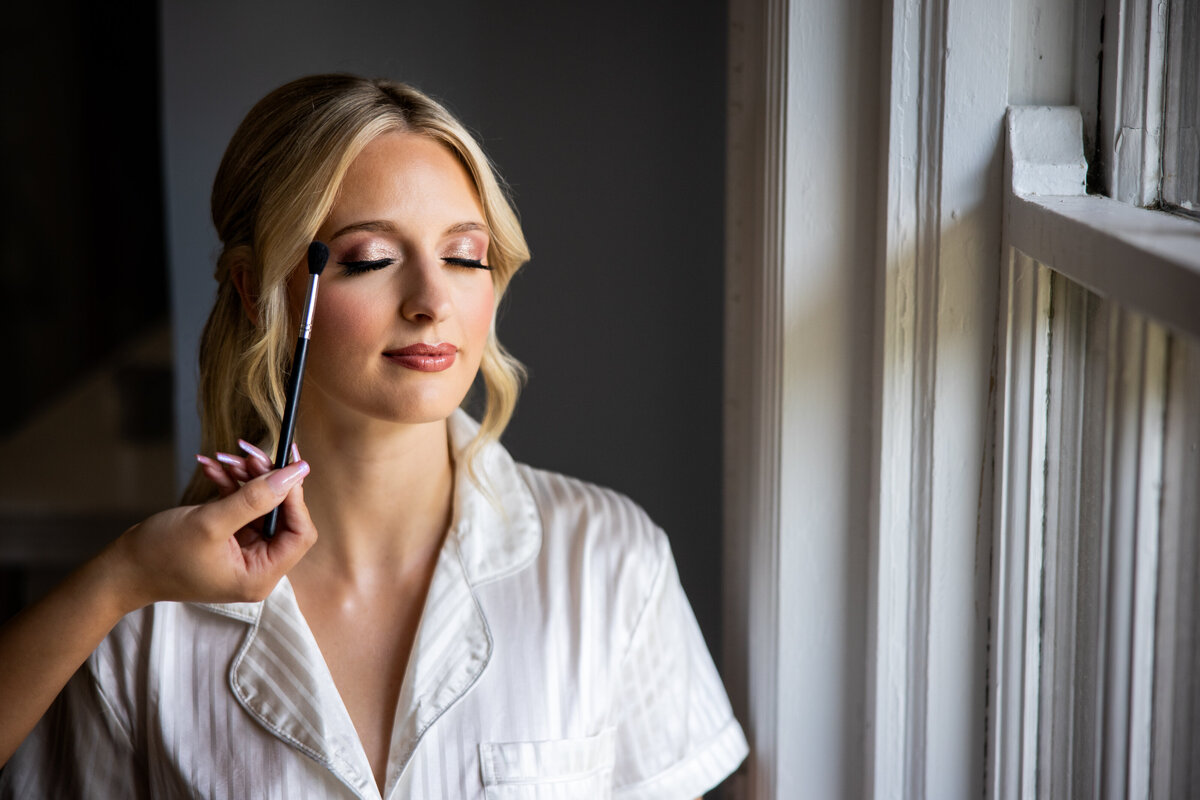 1-Editors-Favorites-Armor-house-lake-forest-wedding-70 mm