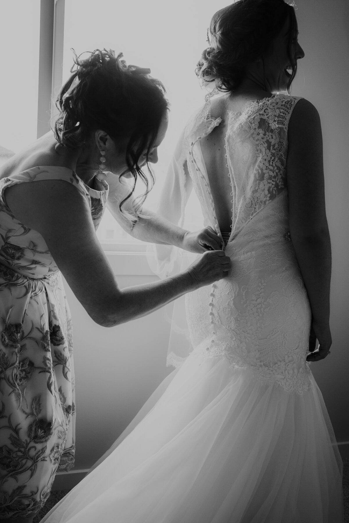 Strathmore-Wedding-Klaiber-Barn_GettingReady-147