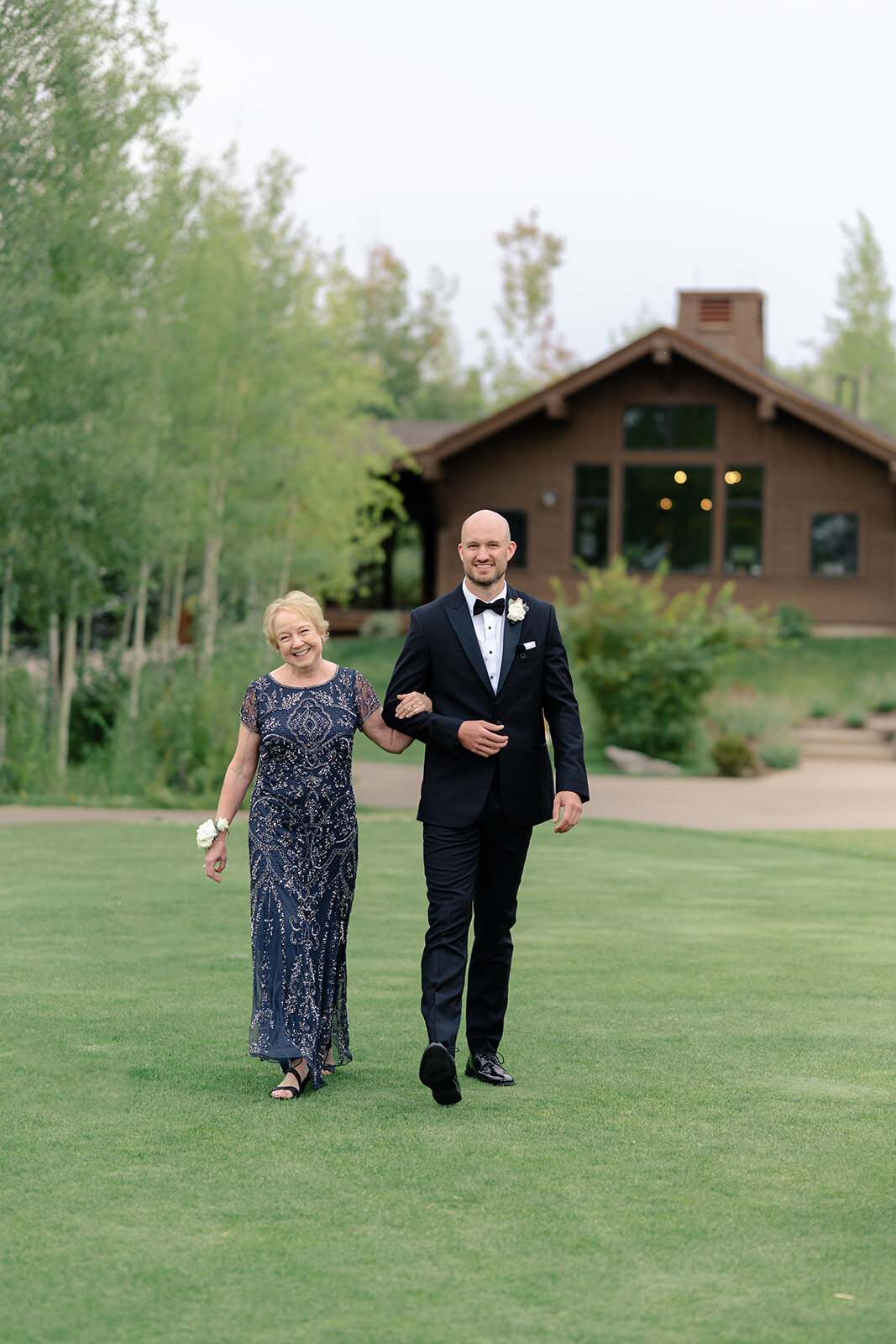 Jackson-Hole-Golf-And-Tennis-Wedding-Fall- JK-Foxtails-Photography-033
