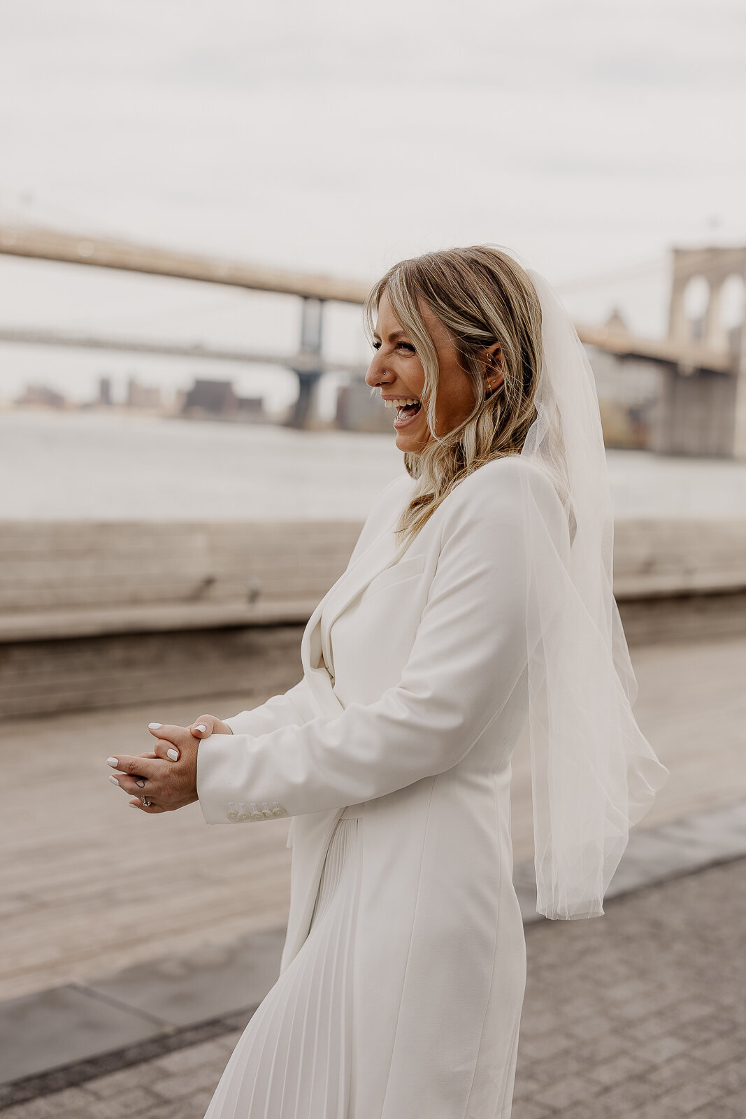 intimate wedding photographer brooklyn bridge