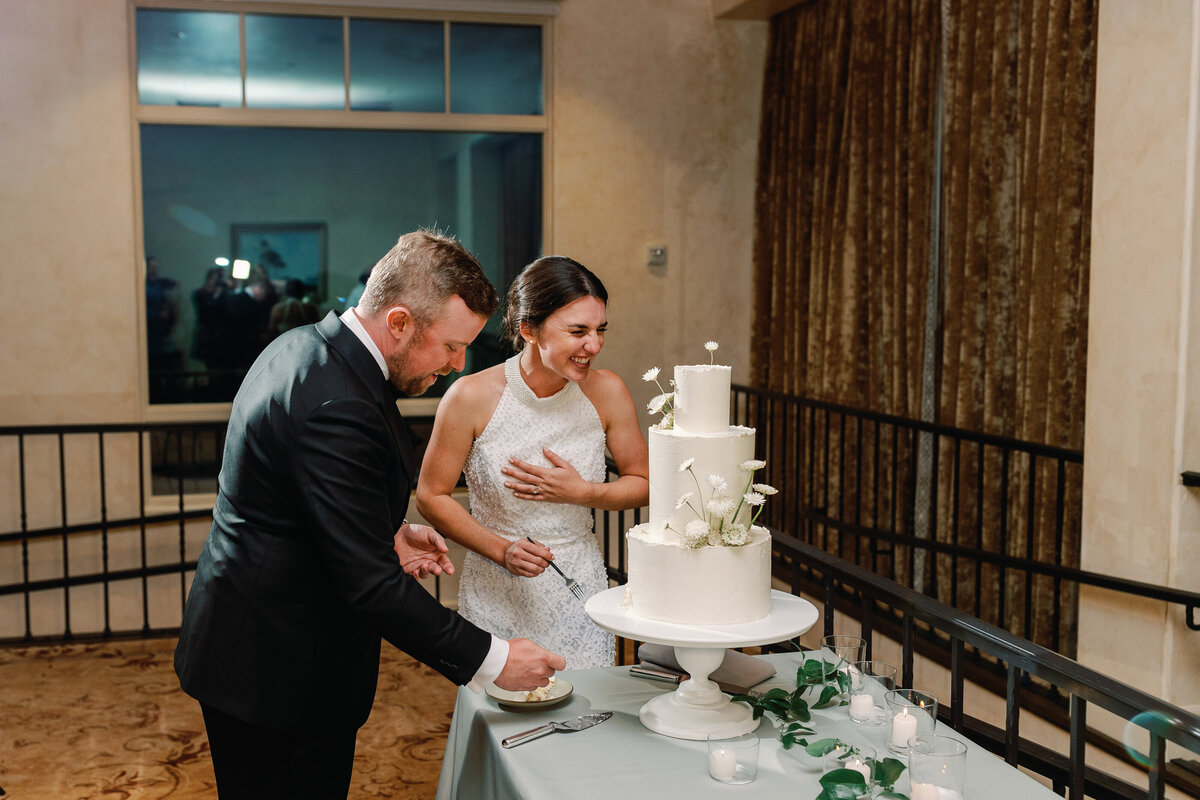 reception  cake ags-photo-art-Ali&Sam-Wedding-sp-275