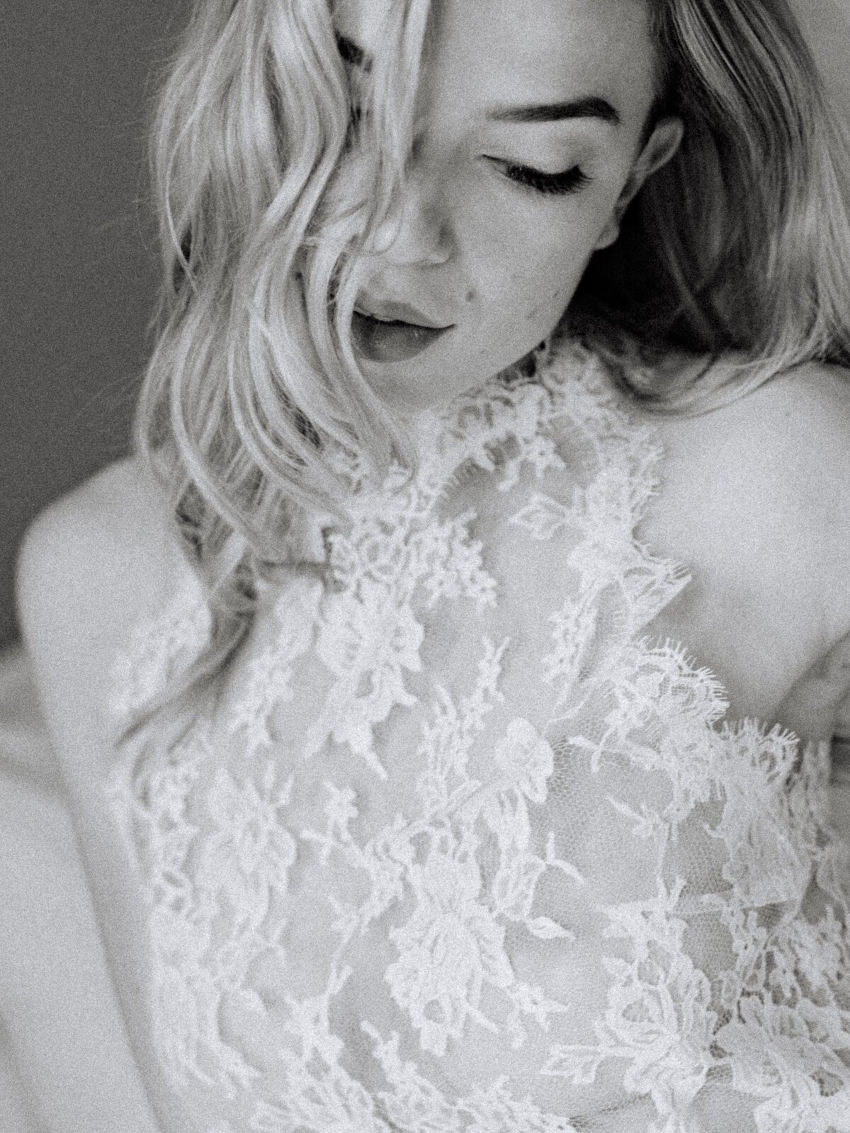 bridal boudoir portraits at the plaza-15