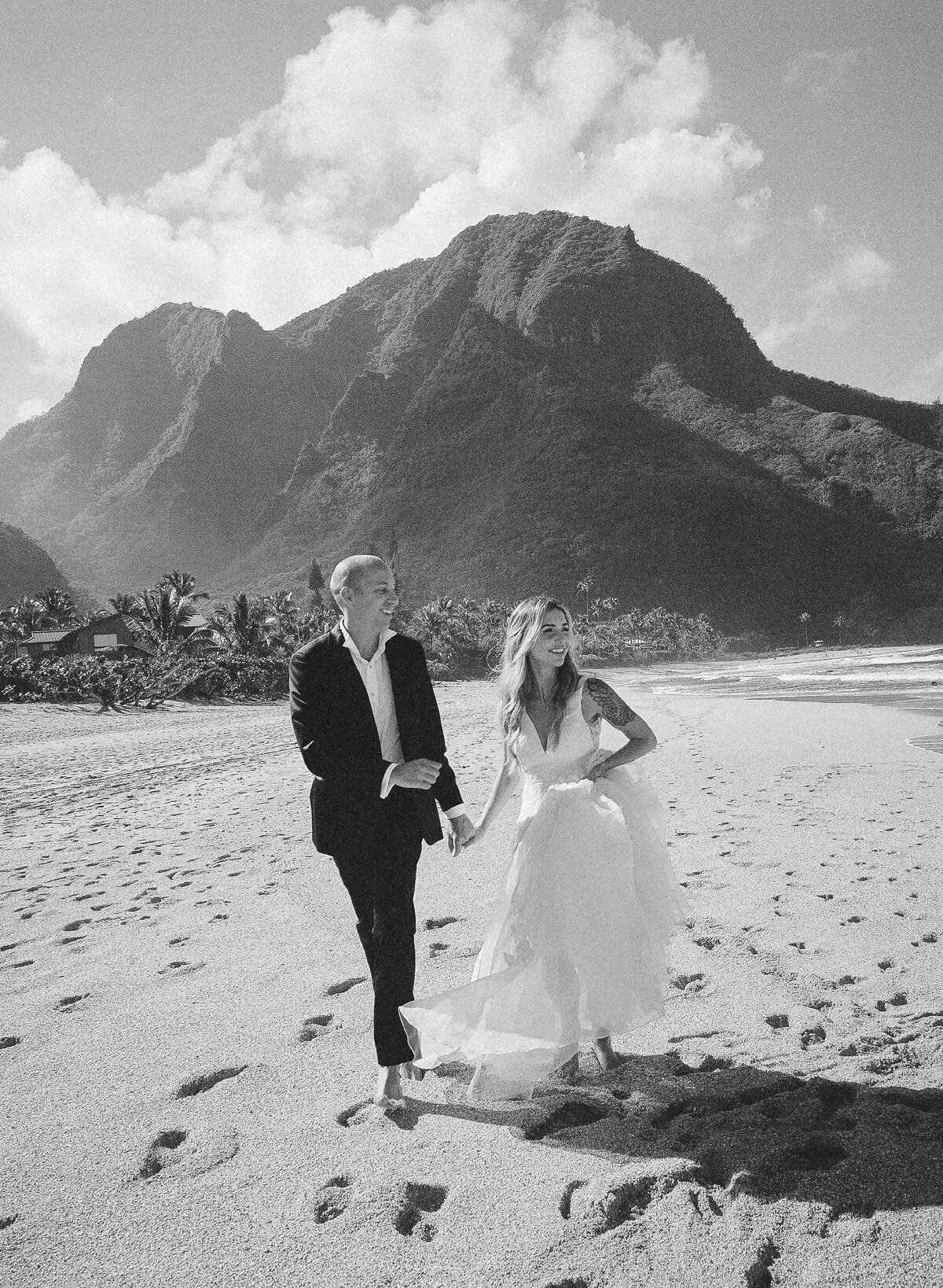 Ami-Shauna-Kauai-Elopement-Tunnels-Beach-1-Hotel-Hanalei-Film-Photography-by-Alexandra-Masihy-70