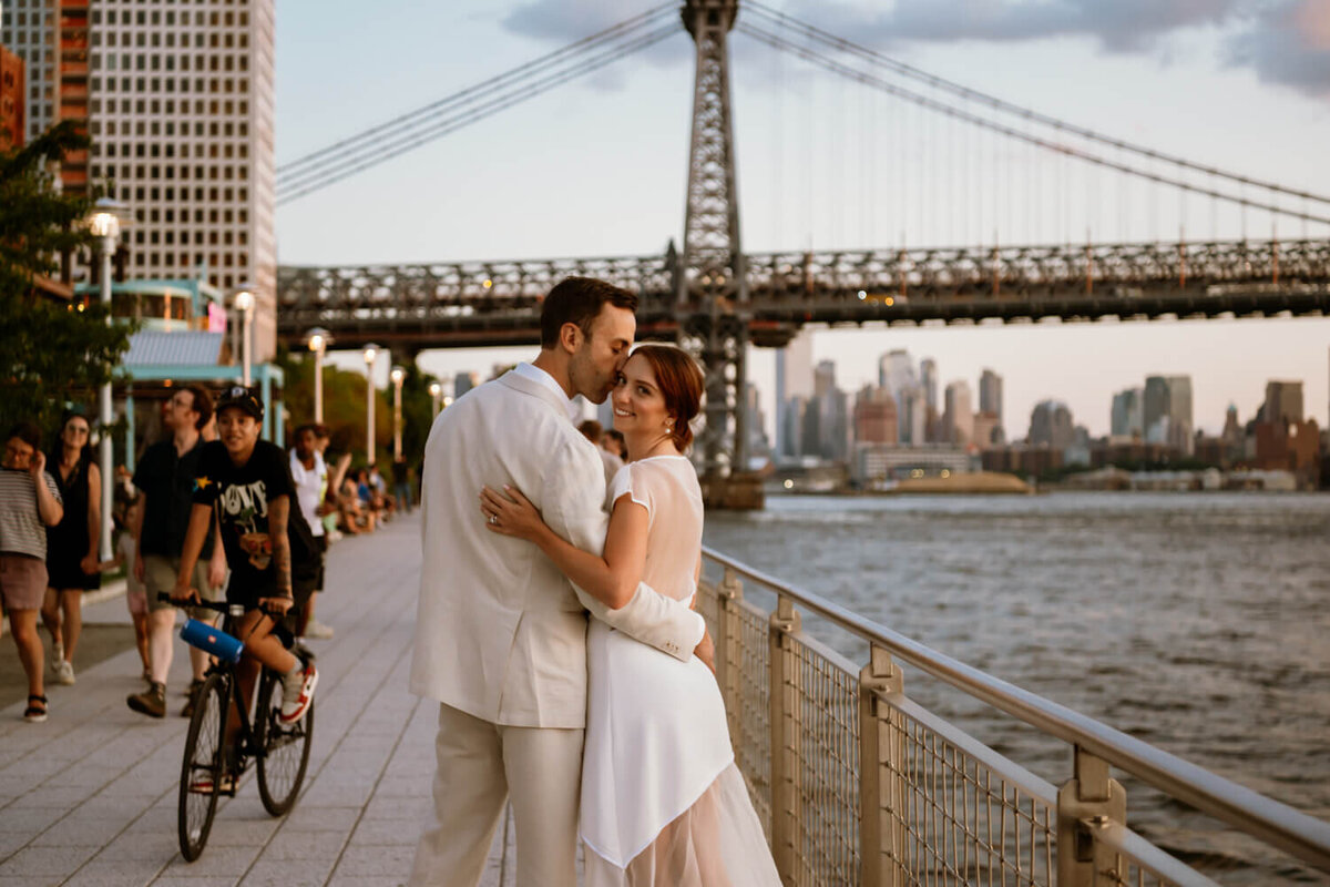 williamsburg.dominopark.engagementphotos.-23