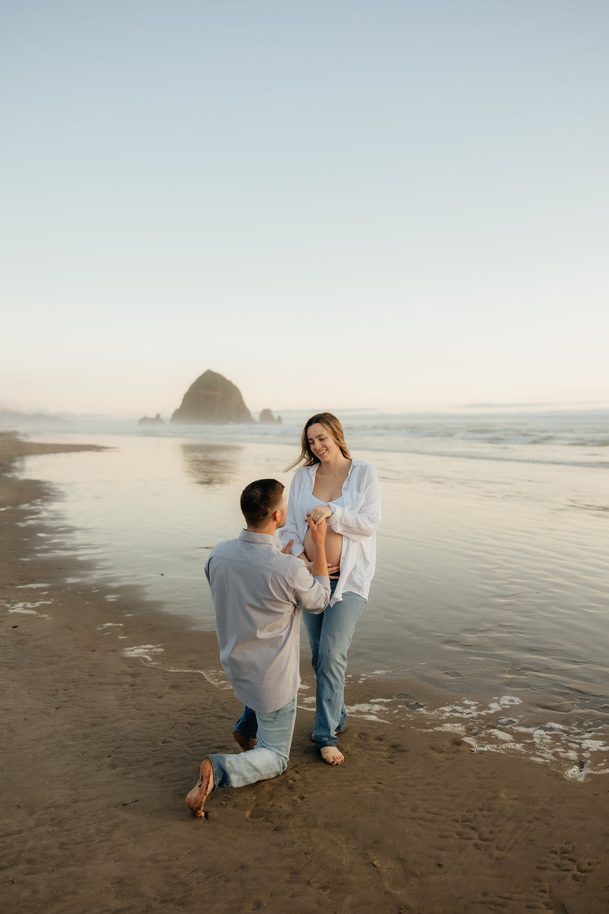 maternity photos on the oregon coast