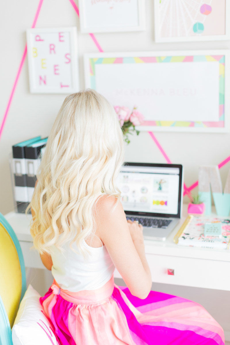 Elizabeth McCravy Showit Brand and Website Designer - Office Pro34