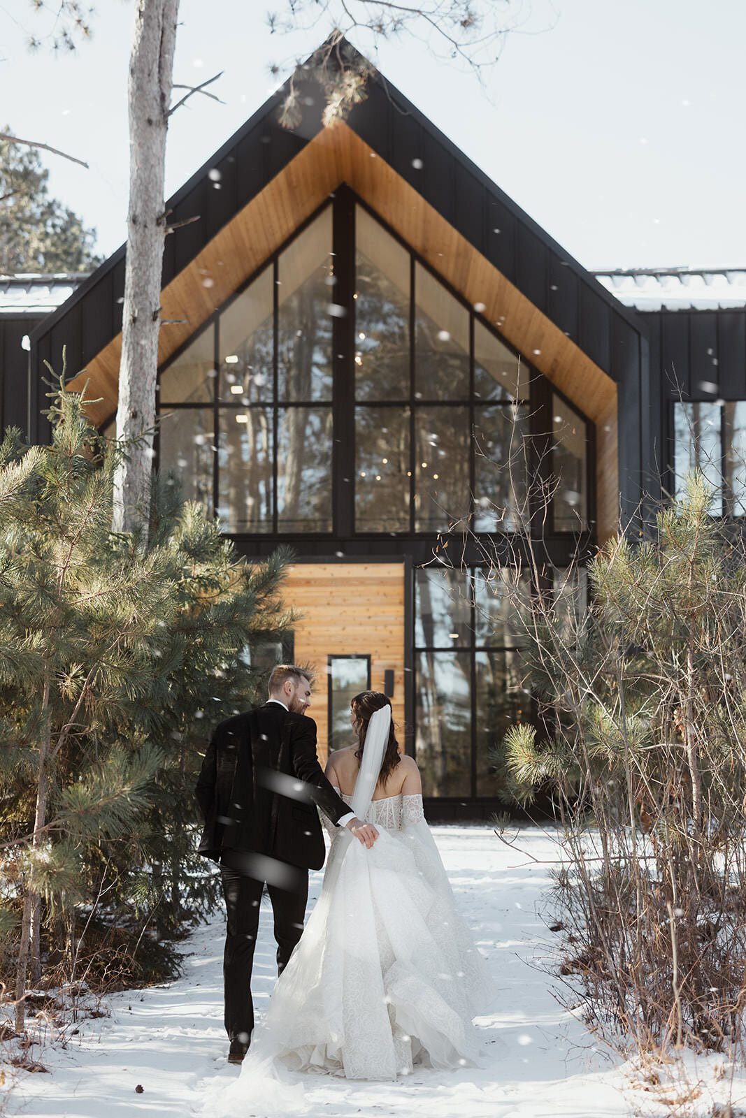 Pinewood Events - Minnesota Modern Nature Inspired Venue - Winter - 4