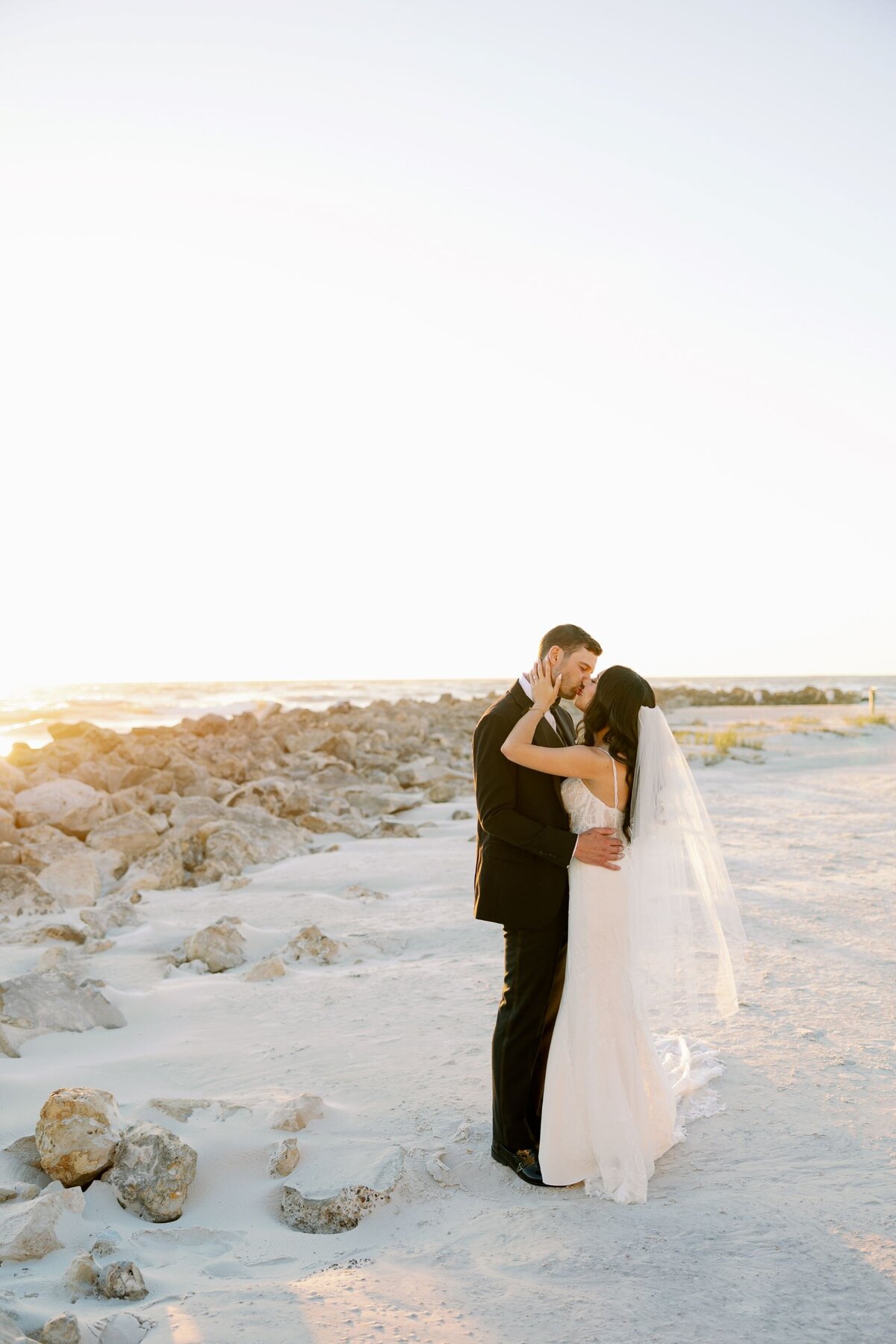 brittany-pannebaker-tampa-florida-destination-wedding-photographer-wedding-alexis-and-alex-boca-bay-pass-club-50