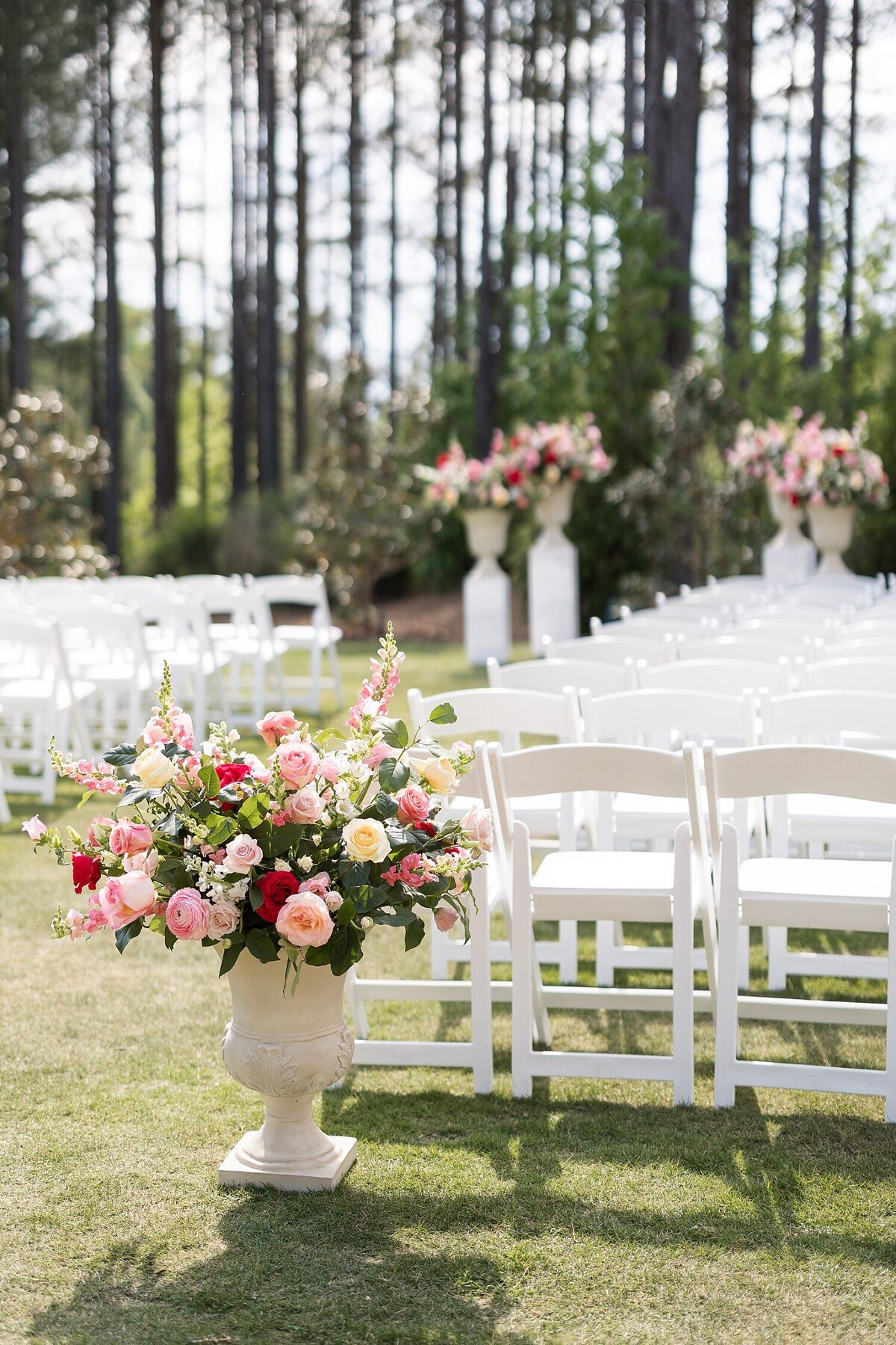 The-Upchurch-Cary-Wedding-Photographer-Timeless-Spring-Wedding-Sarah-Hinckley-Photography-valkeaton2025-_0035