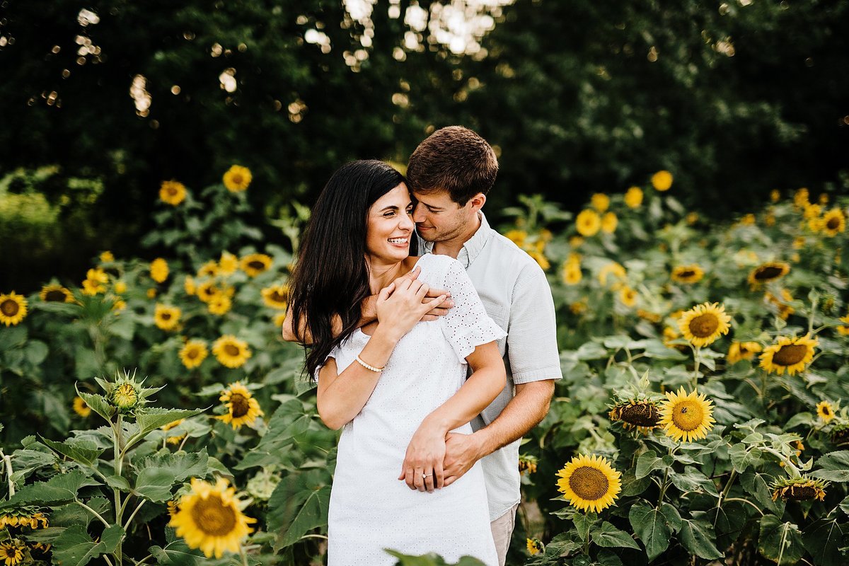 sunflower-field-engagement-session-delaware-rebecca-renner-photography_0025