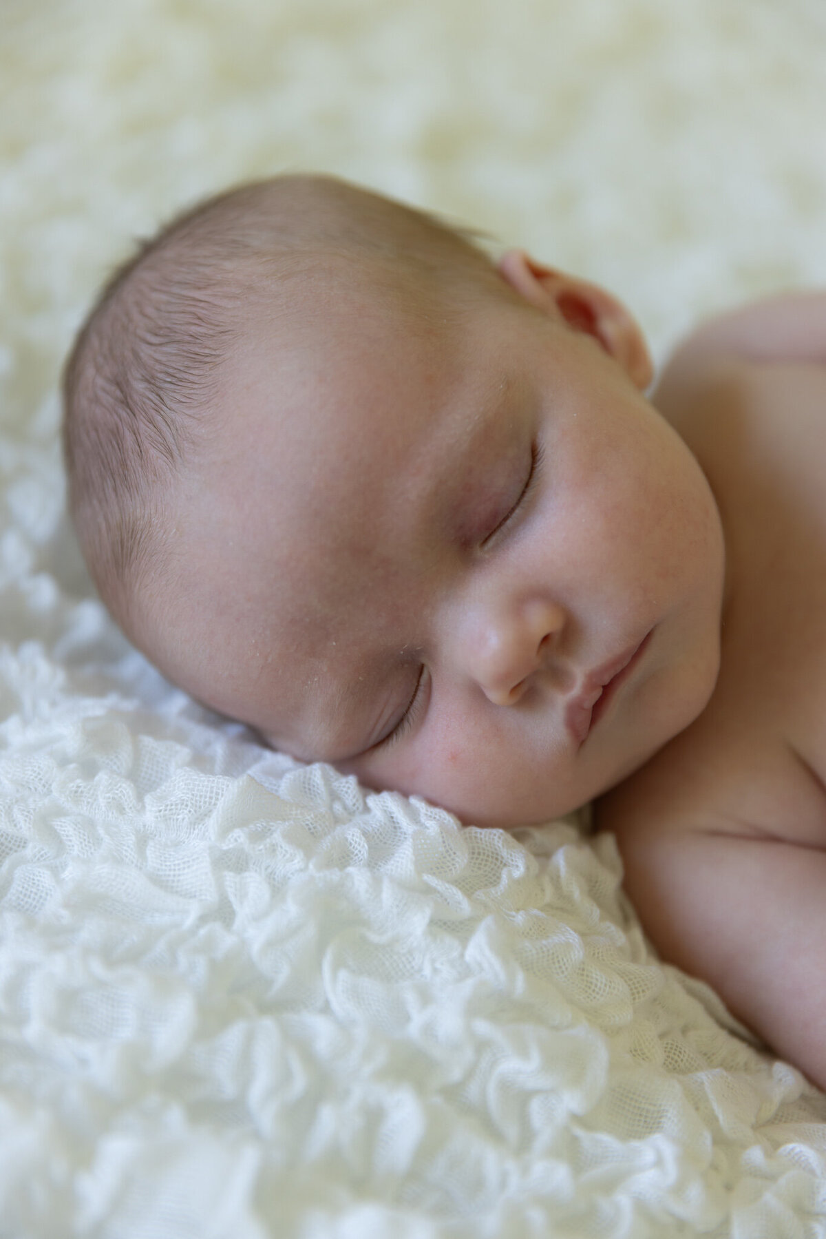 nærbilde av nyfødt baby, fotografert av Fotograf Linn Landmark