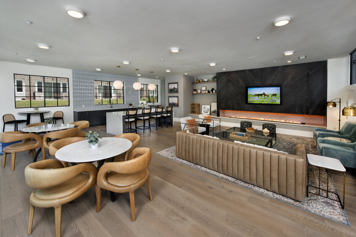 Clubhouse Interior 04