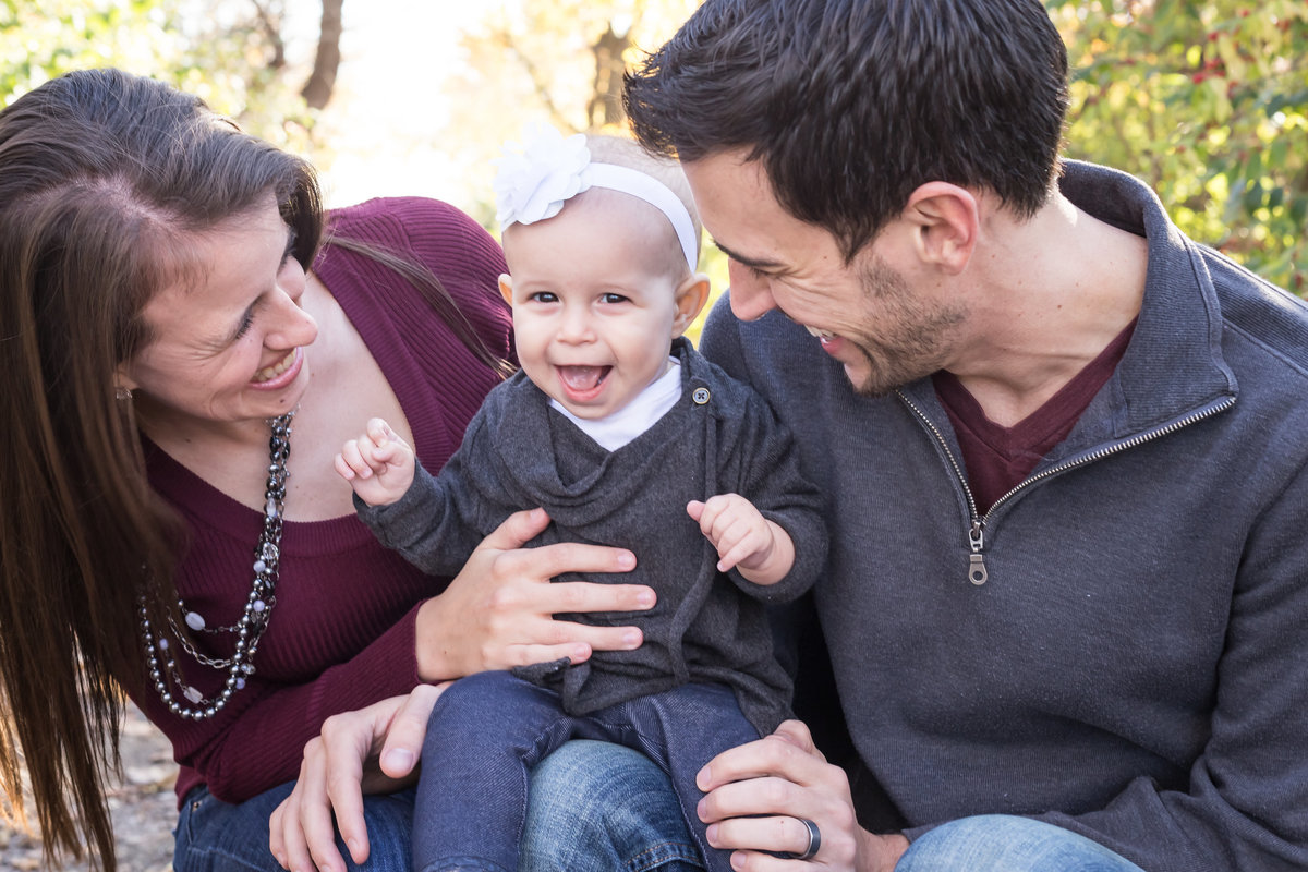 Real moments captured in relaxed family photography sessions in Kansas City