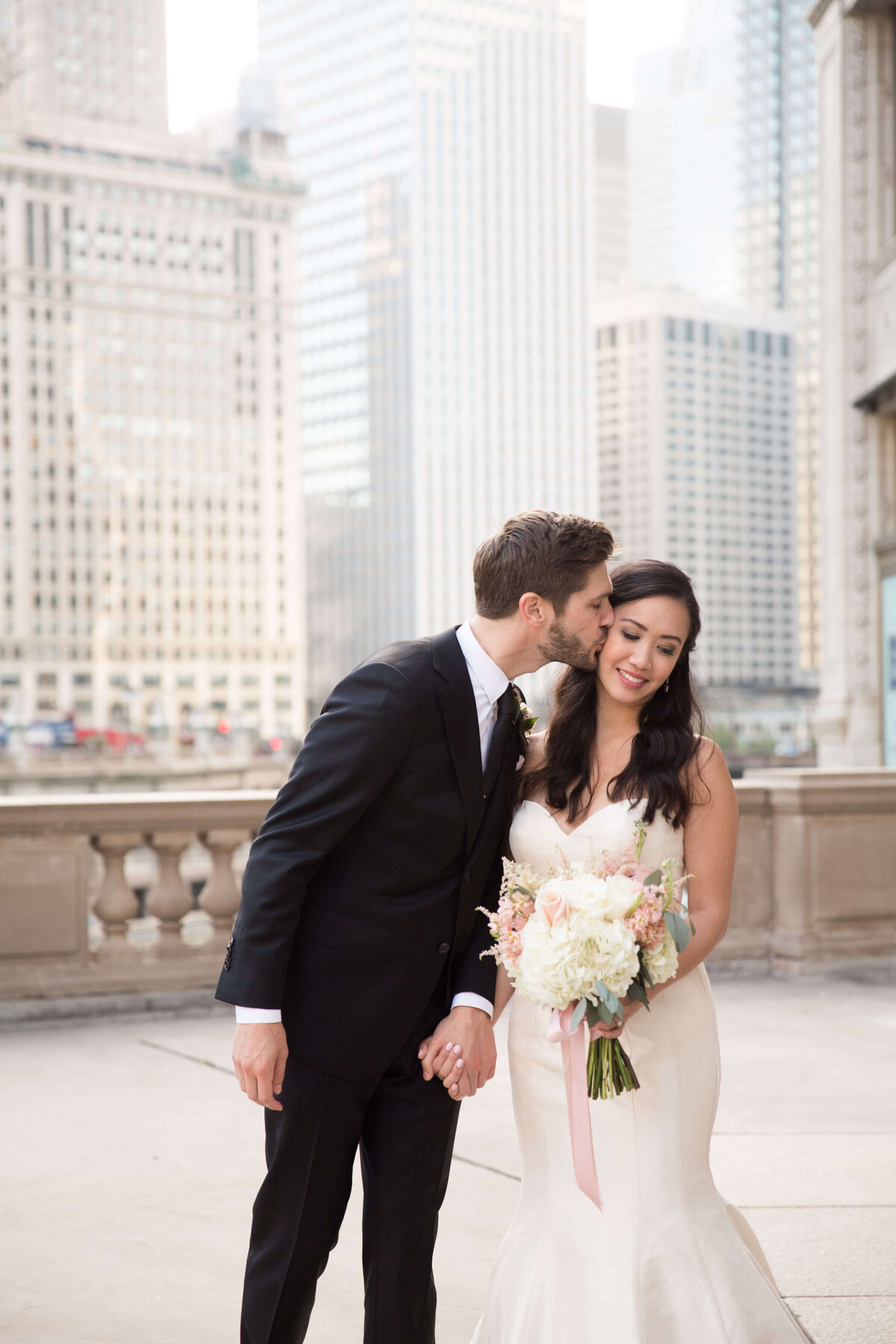 chicago-couple-wrigley-building-asian-bride