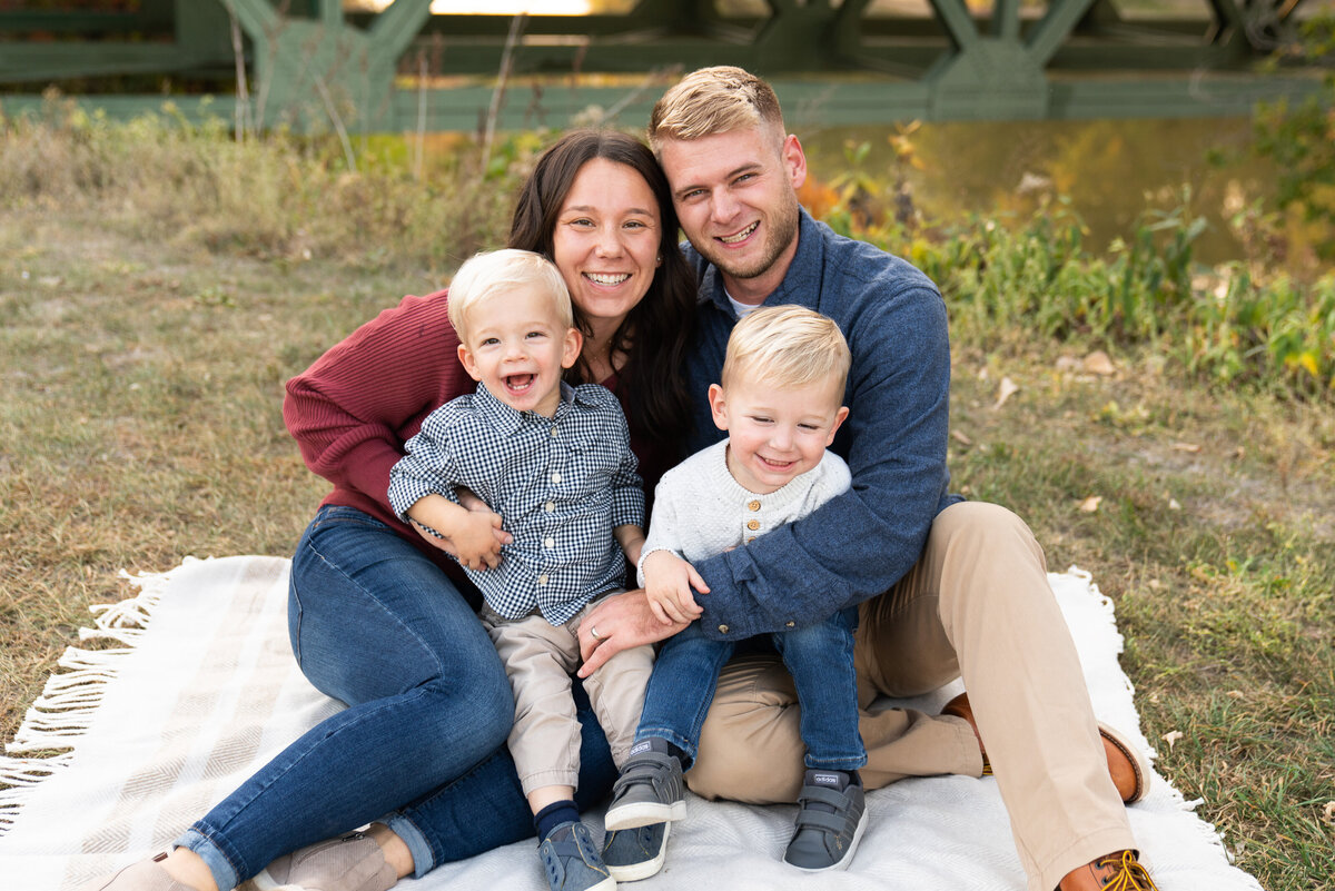 Family photos in Shakopee, Minnesota