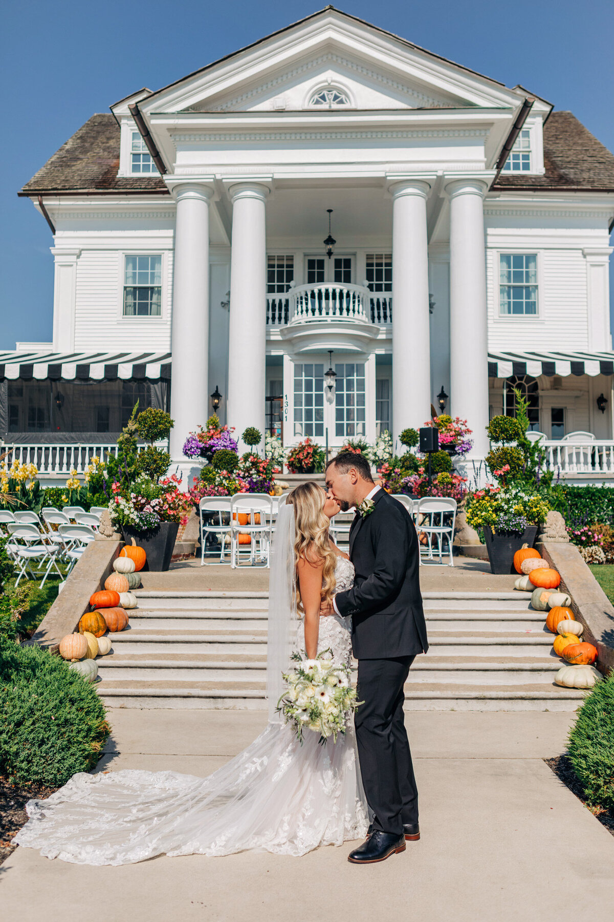 peter-shields-inn-fall-wedding