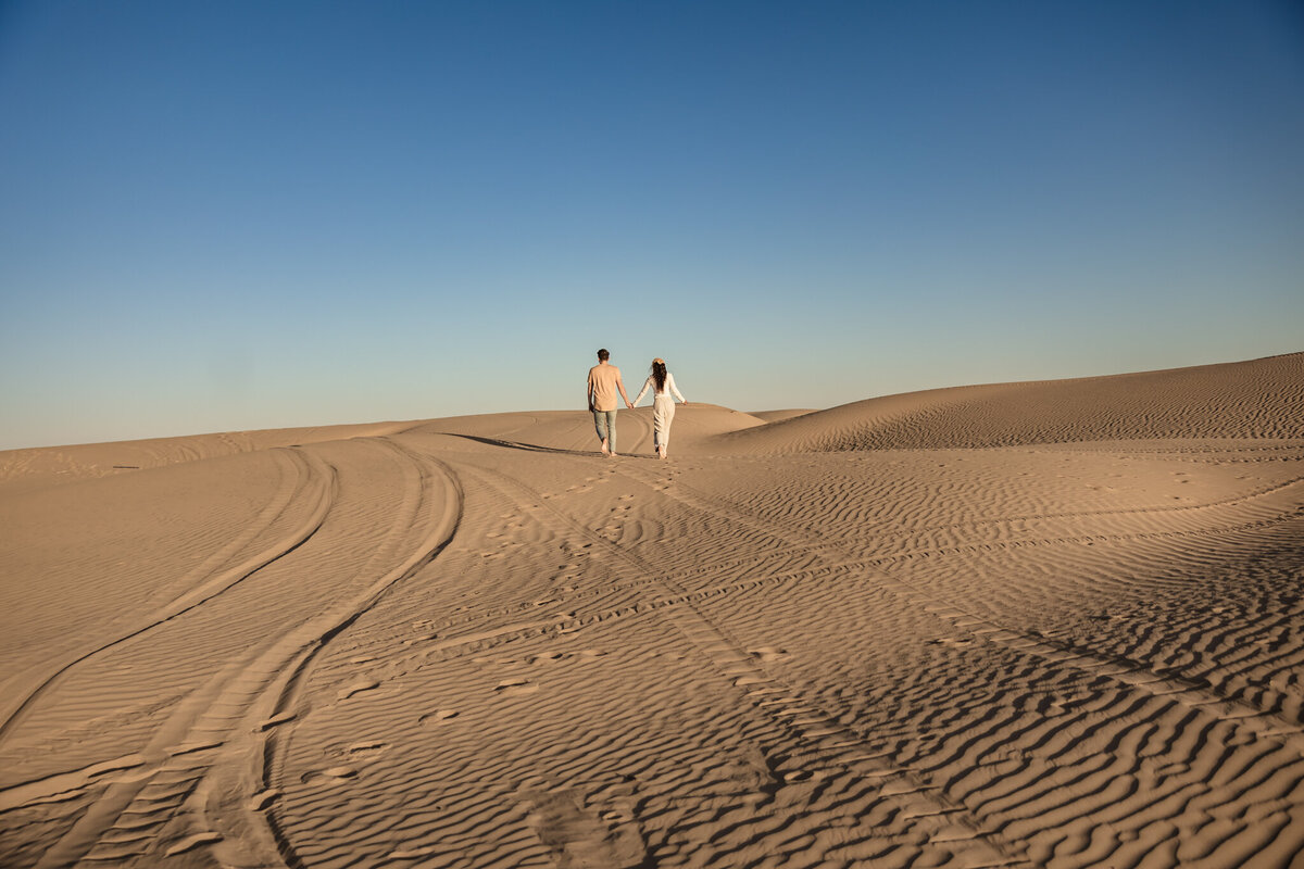 Lexi&SlatonSandDunes-1