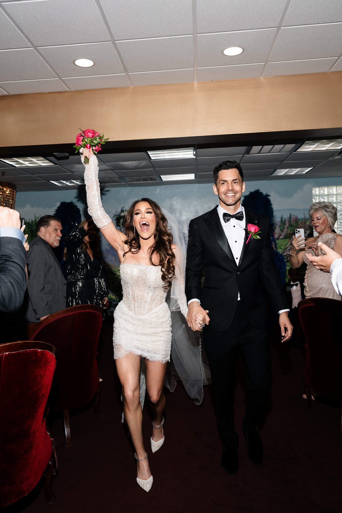 63riskyexposure_alexis-tyler_las-vegas-elopement-photography