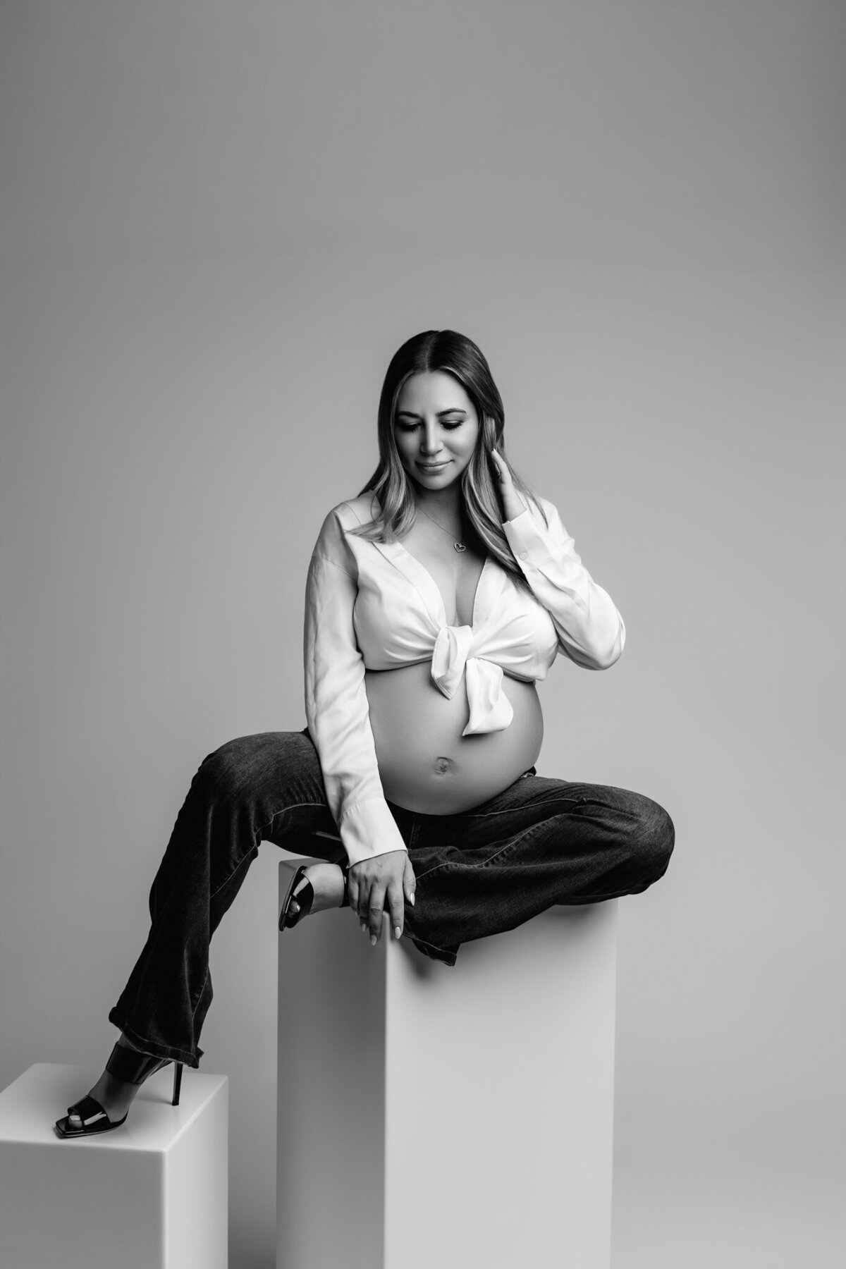 NW Arkansas maternity photographer, maternity photography near me, maternity portraits NW Arkansas, pregnancy photoshoot near me
