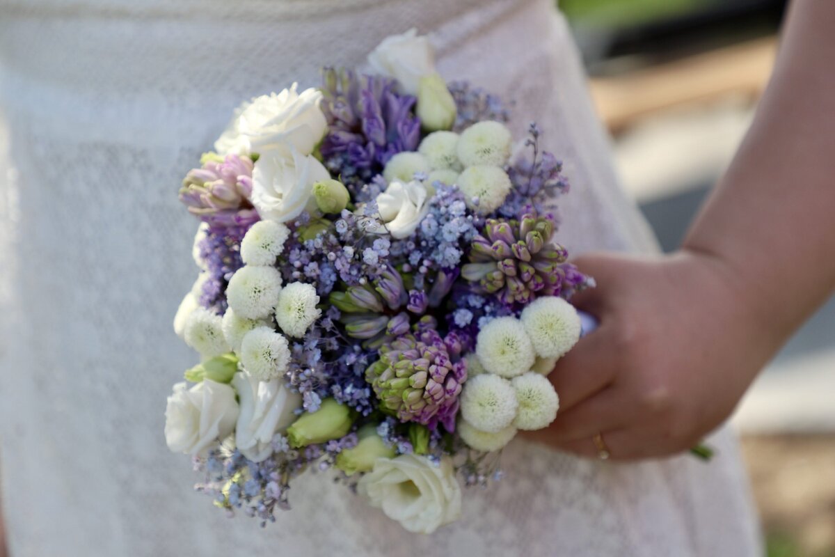 White and Lavender Posy