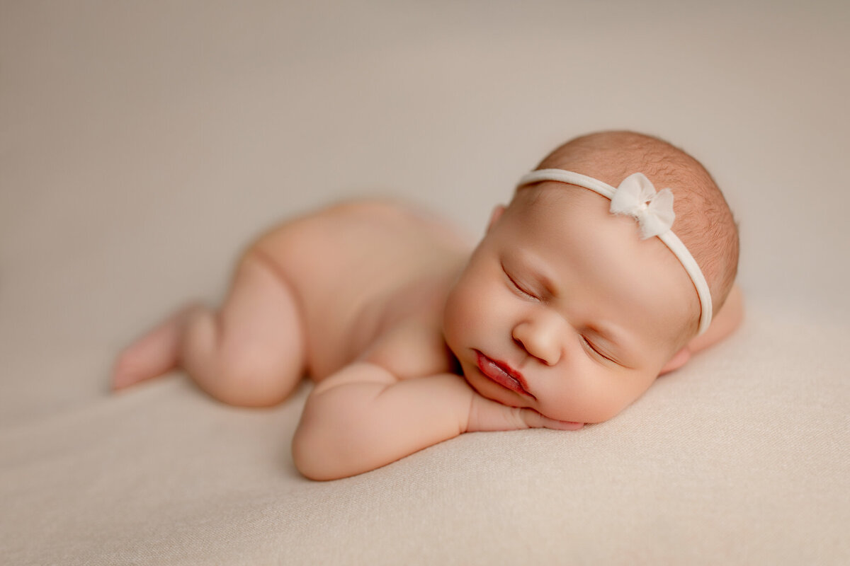 best Fayetteville AR newborn photographer, newborn portraits Cave Springs, best newborn photographer Tontitown AR